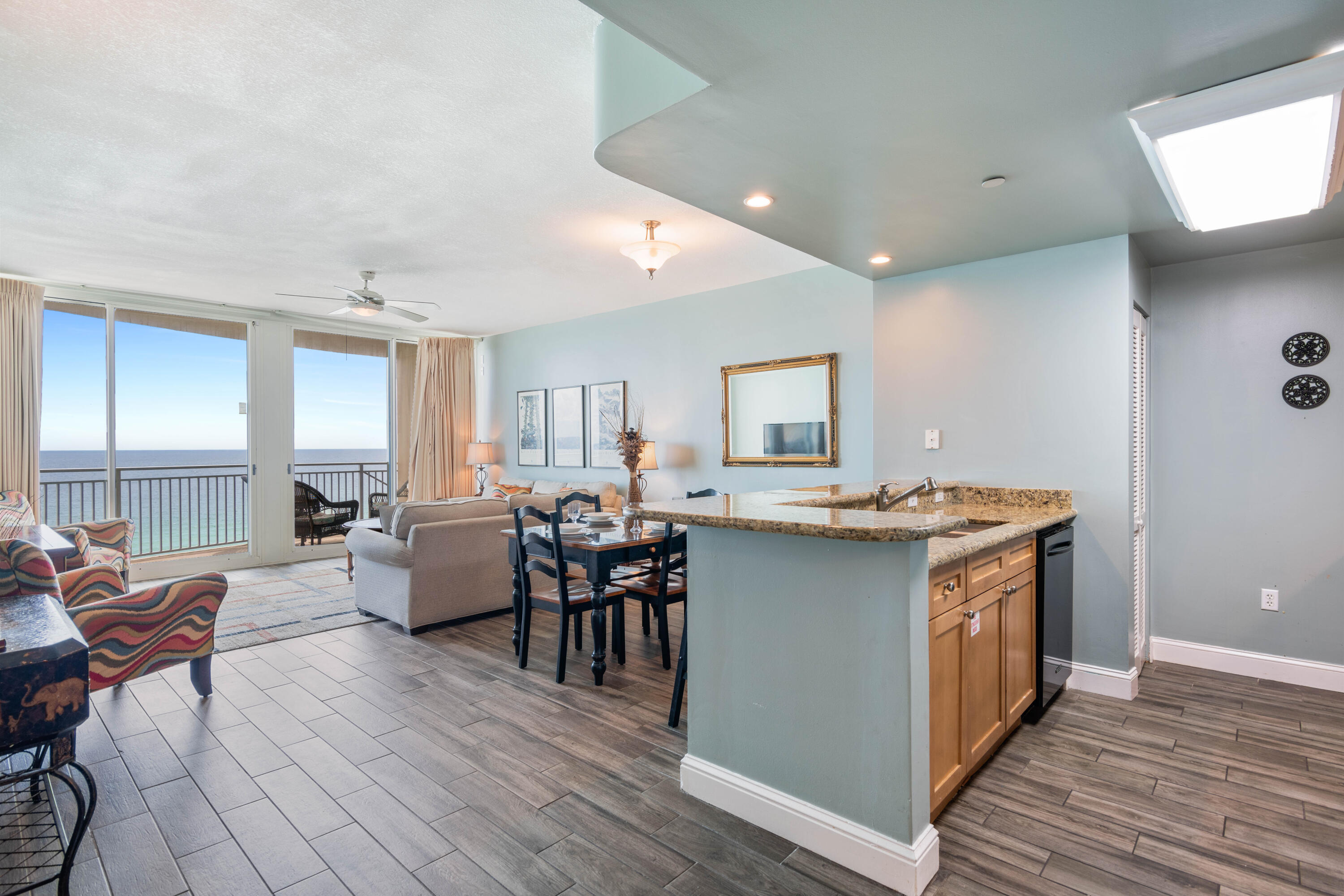 AQUA CONDO - Residential