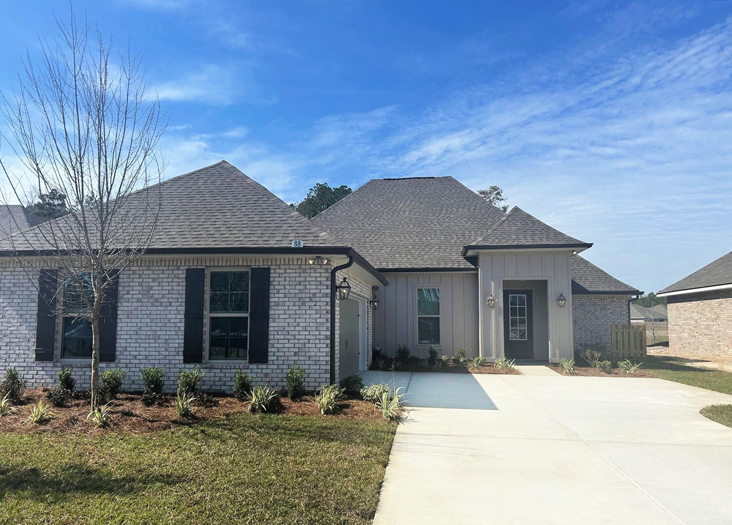 Awesome builder rate plus FREE refrigerator. Restrictions apply.The CLAUDET III G in Starburst at Hammock Bay community offers a 4BR, 3BA open design with formal dining and keeping room. Upgrades added (list attached). Features: double vanity, garden tub, separate custom tiled shower, and 2 walk-in closets in master bath, tray ceiling in master bed, kitchen island, walk-in pantry, covered porches, crown molding, framed mirrors, smart connect Wi-Fi thermostat, smoke and carbon monoxide detectors, landscaping package, architectural 30-year shingles, flood lights, and more!Energy Efficient Features: water heater, electric kitchen appliance package and more! Energy Star Partner.