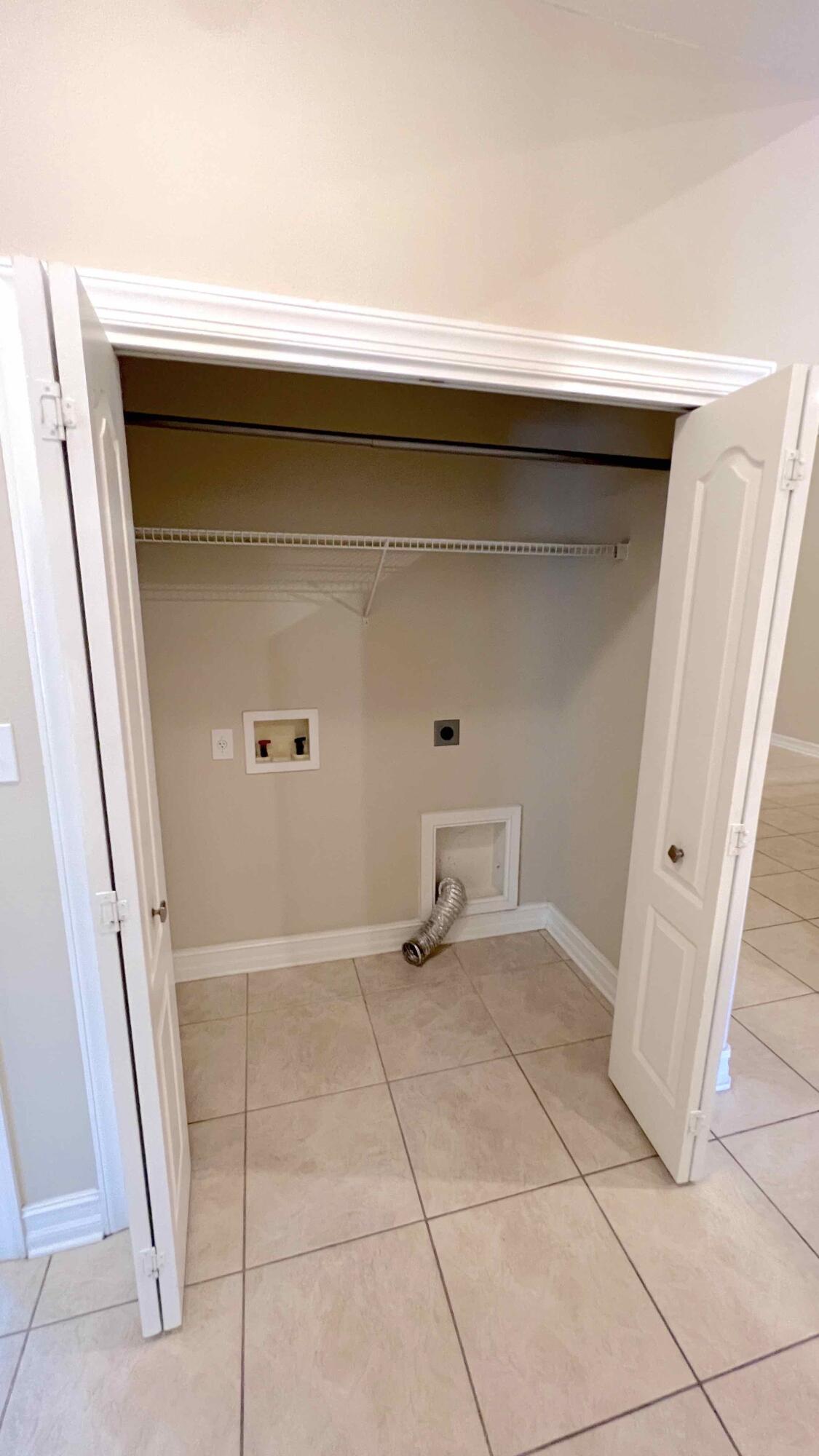 DIAMOND LAKES LOT C11 - Residential Lease