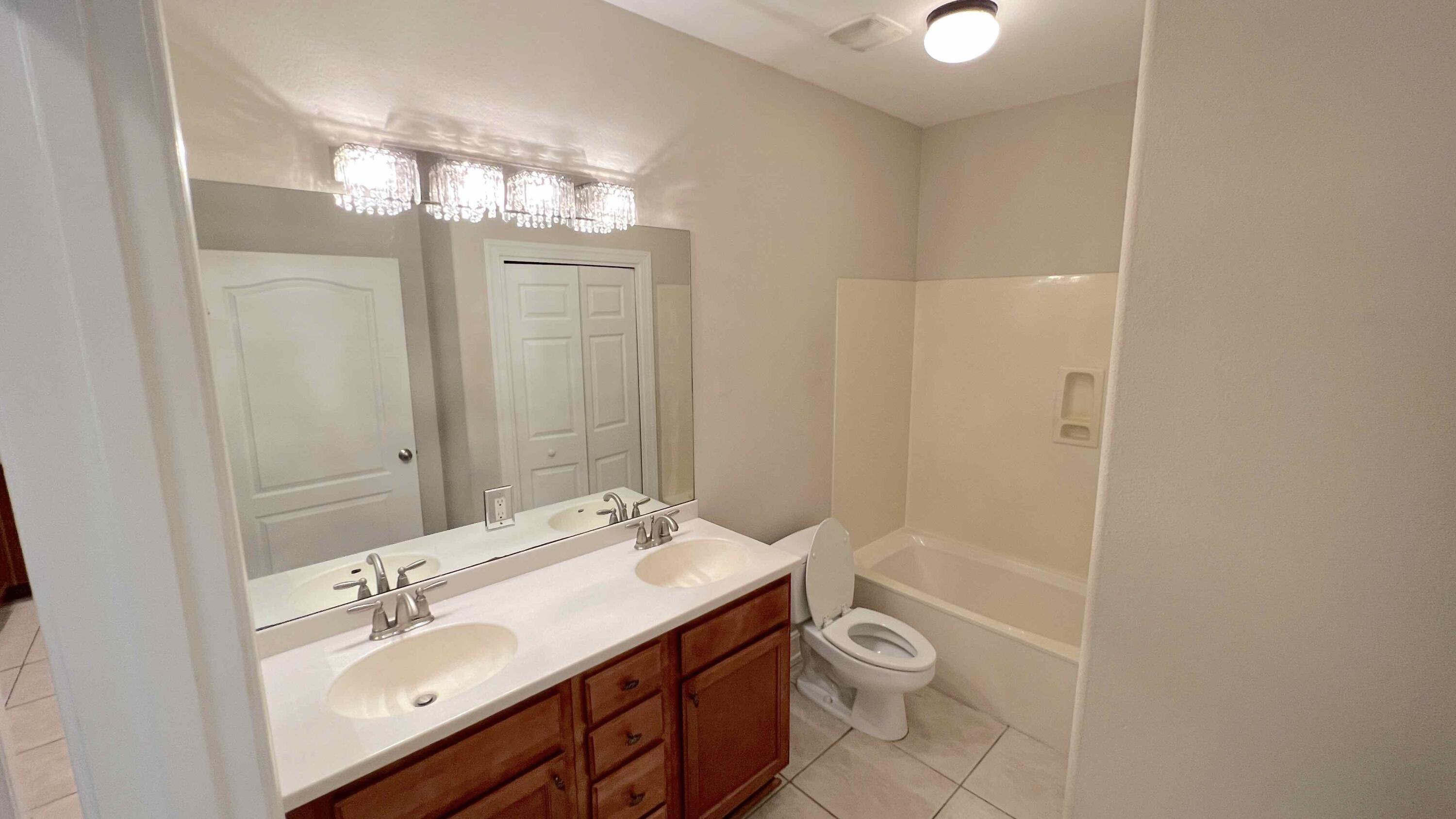 DIAMOND LAKES LOT C11 - Residential Lease