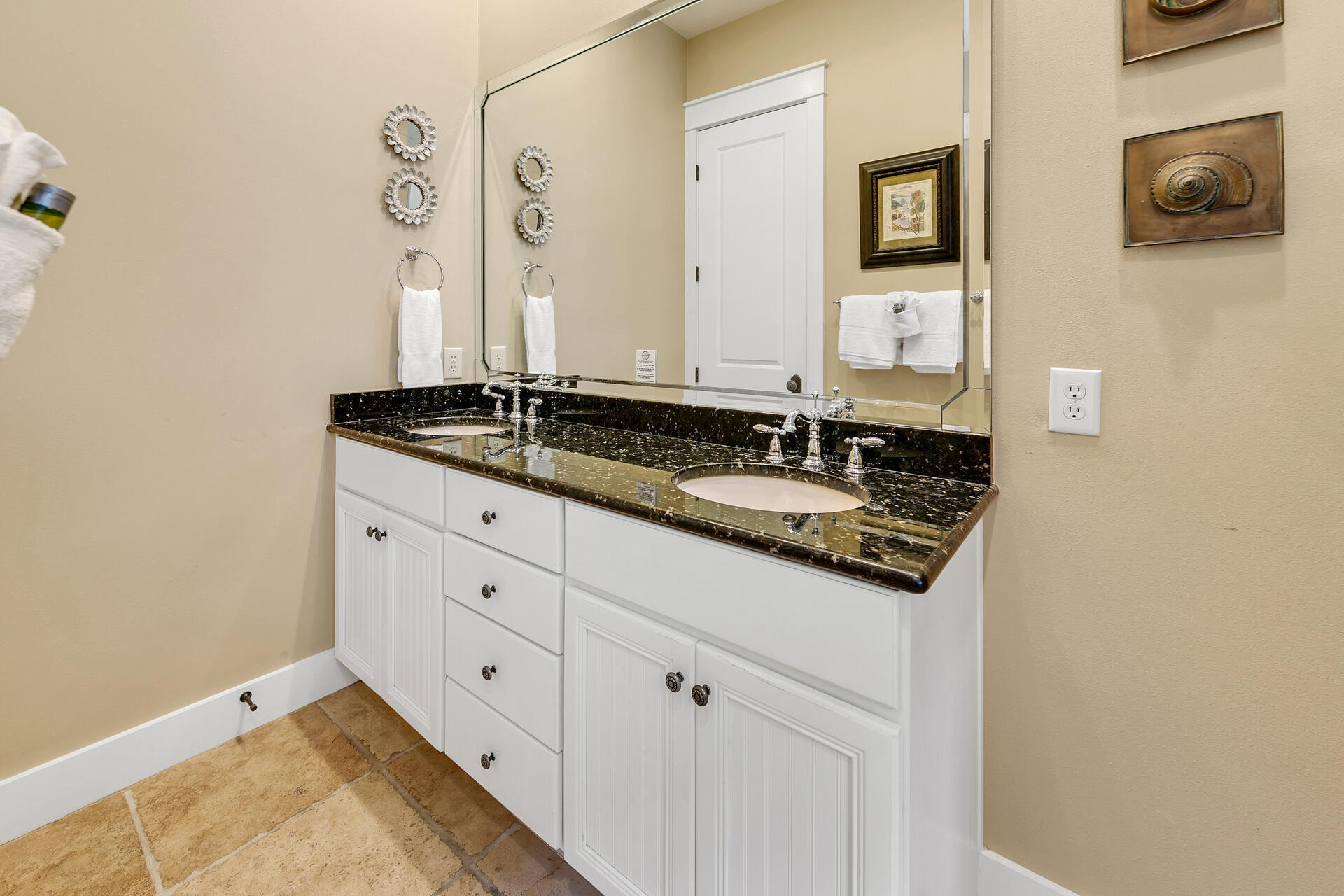 BUNGALOS AT SANDESTIN - Residential