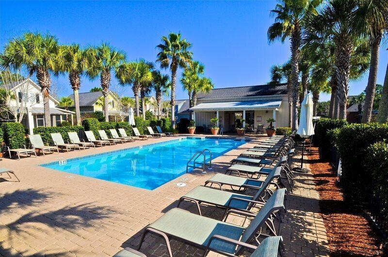 BUNGALOS AT SANDESTIN - Residential