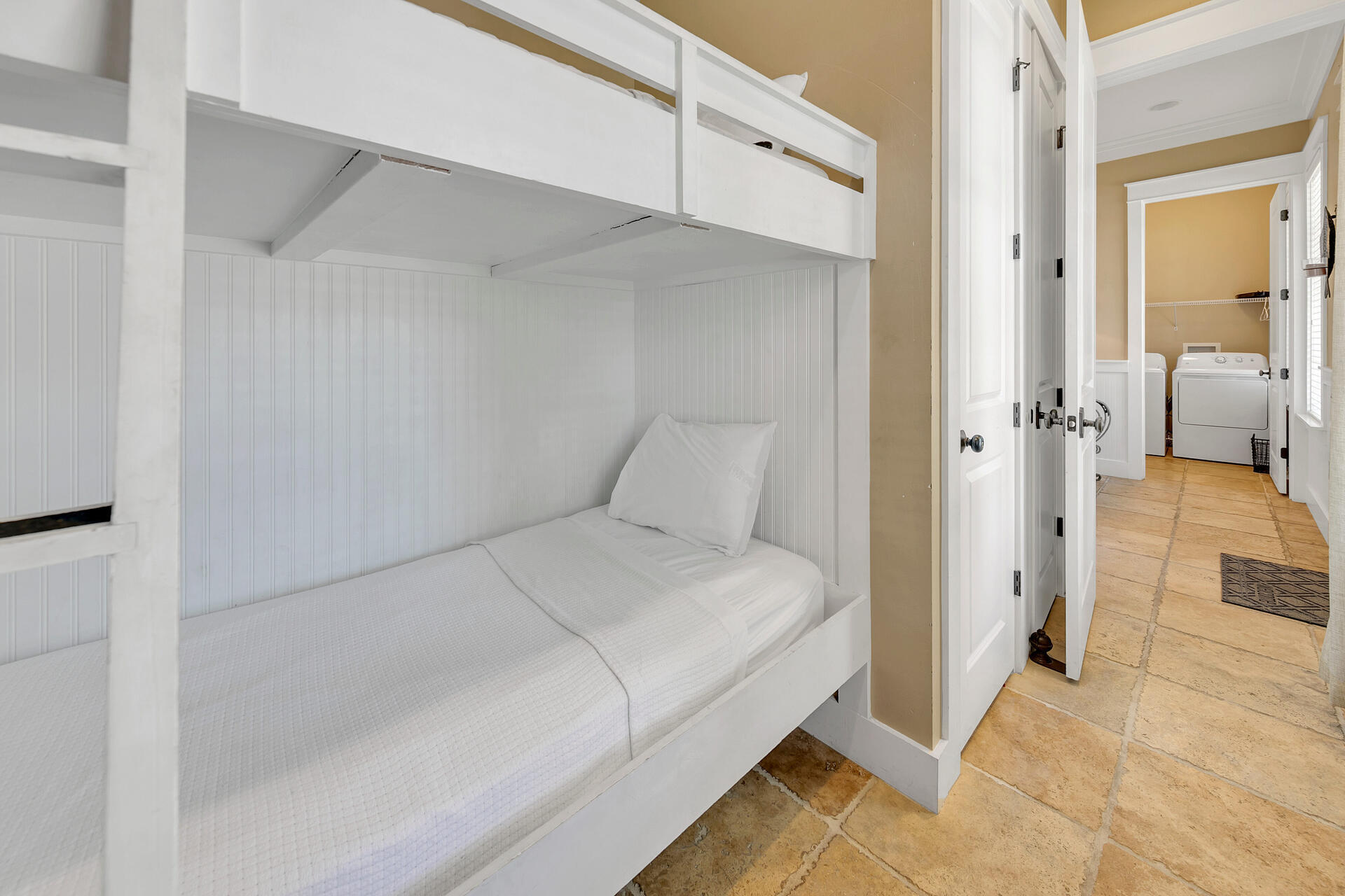 BUNGALOS AT SANDESTIN - Residential