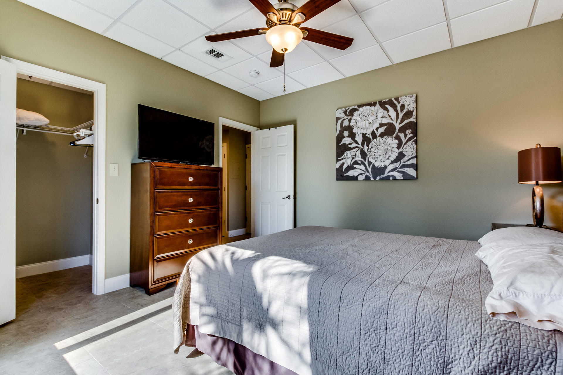 SUN KING TOWERS PH 1 - Residential