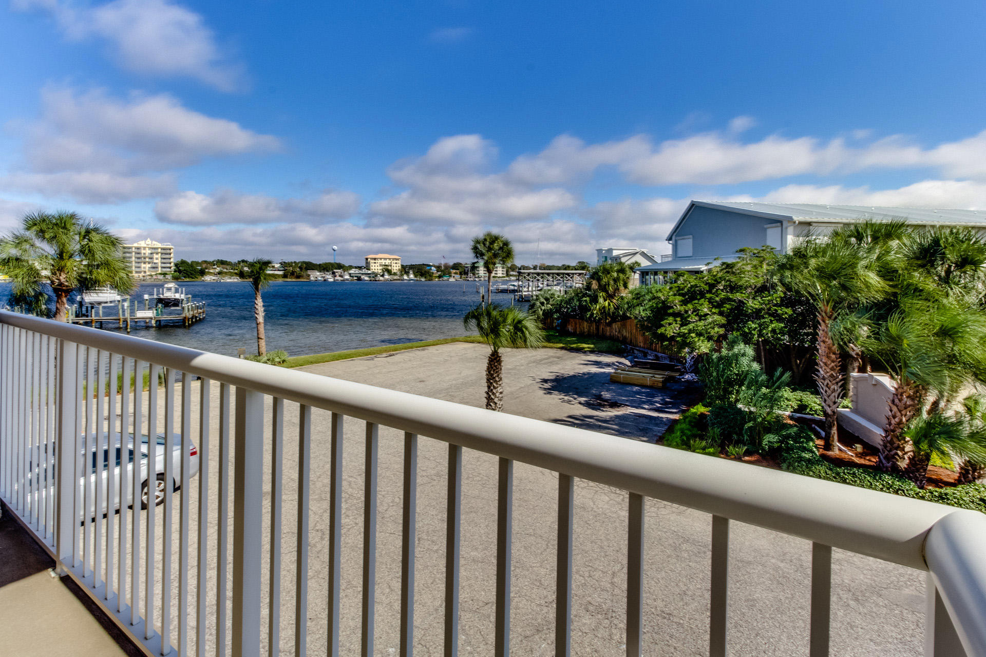 SUN KING TOWERS PH 1 - Residential