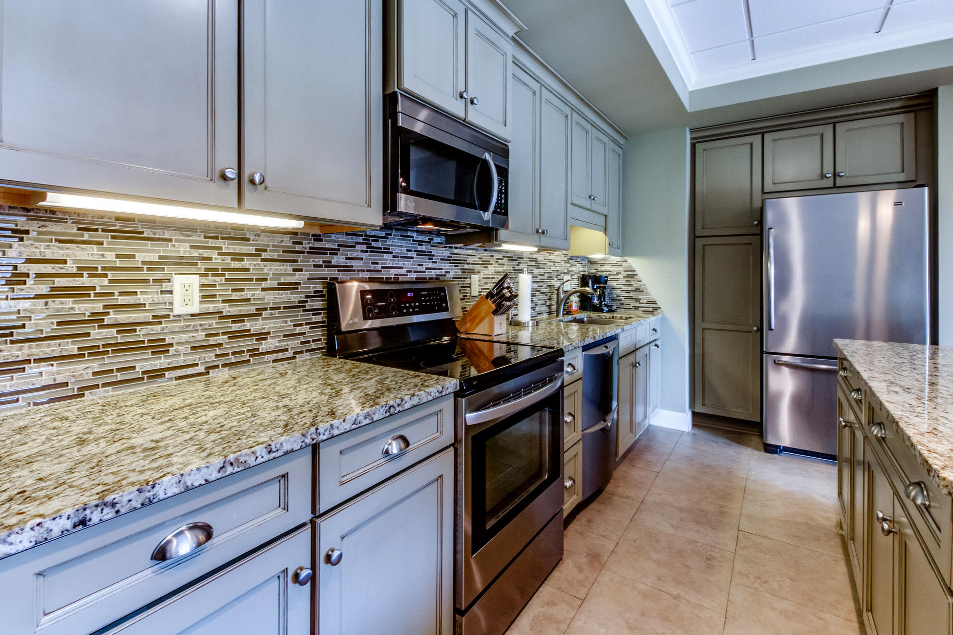 SUN KING TOWERS PH 1 - Residential