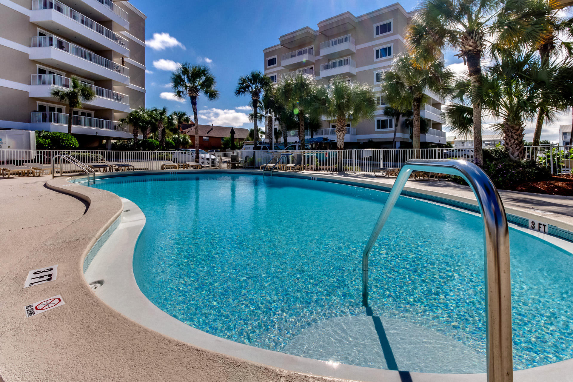 SUN KING TOWERS PH 1 - Residential