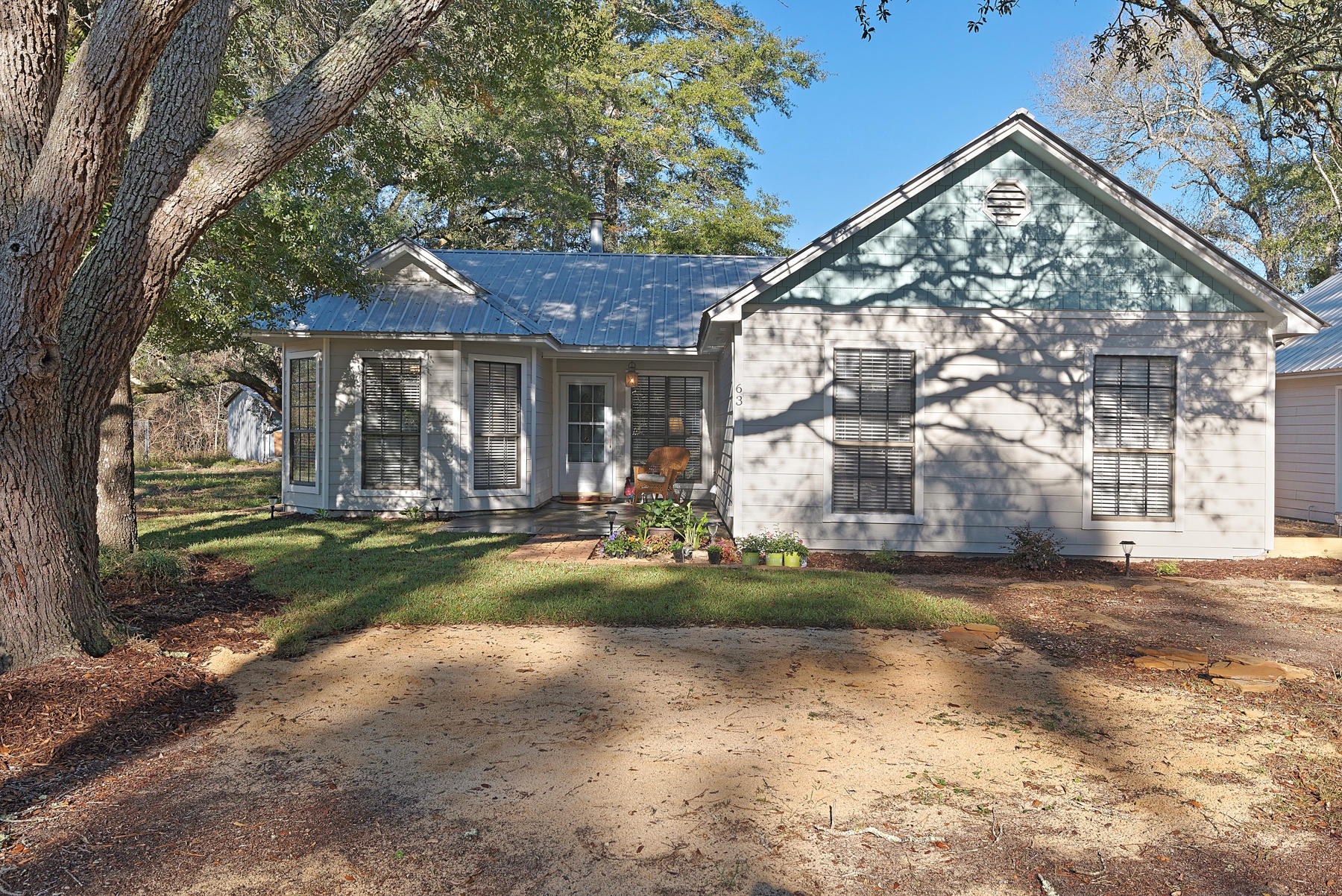 NO RECORDED SUBDIVISION - Residential