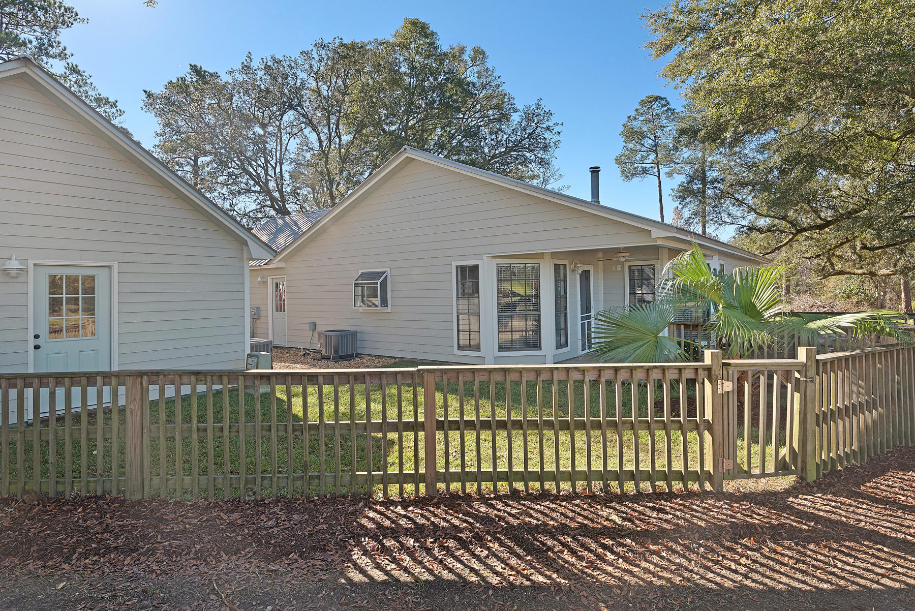 NO RECORDED SUBDIVISION - Residential