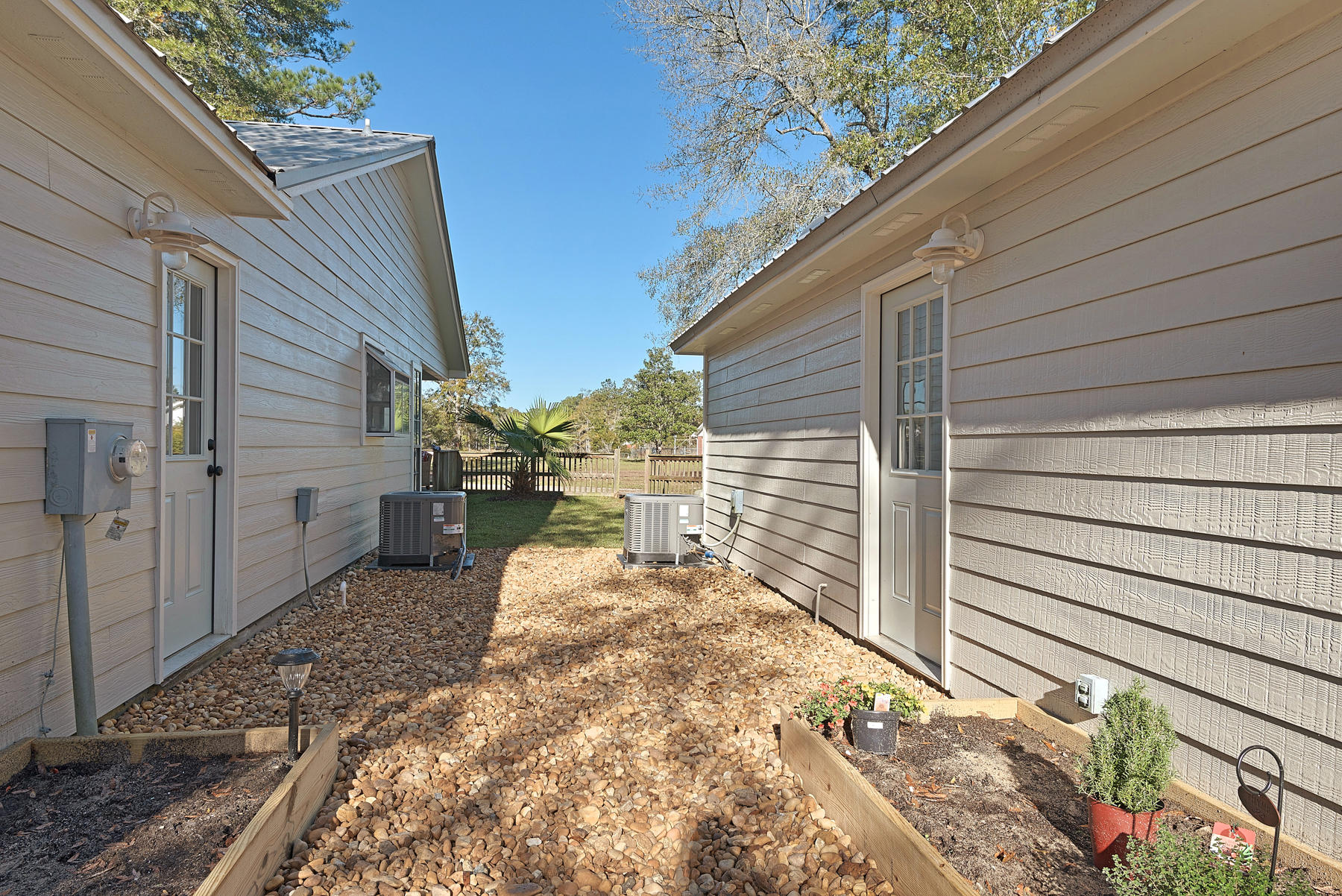 NO RECORDED SUBDIVISION - Residential