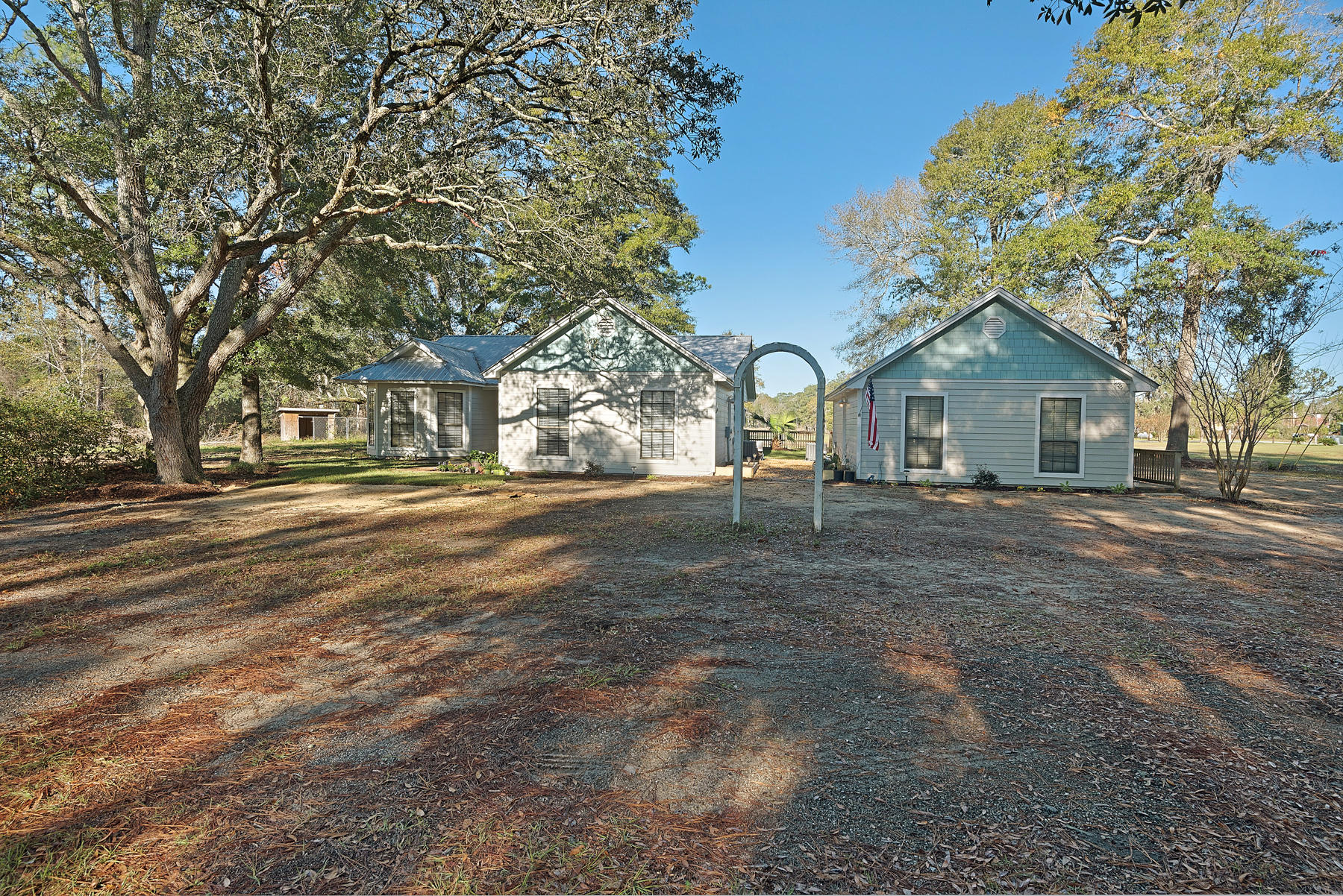 NO RECORDED SUBDIVISION - Residential