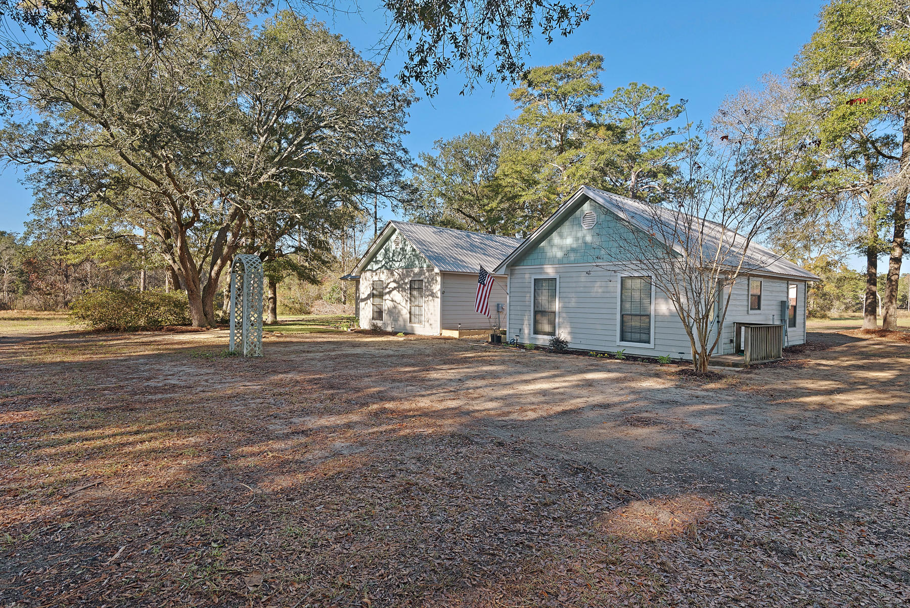 NO RECORDED SUBDIVISION - Residential