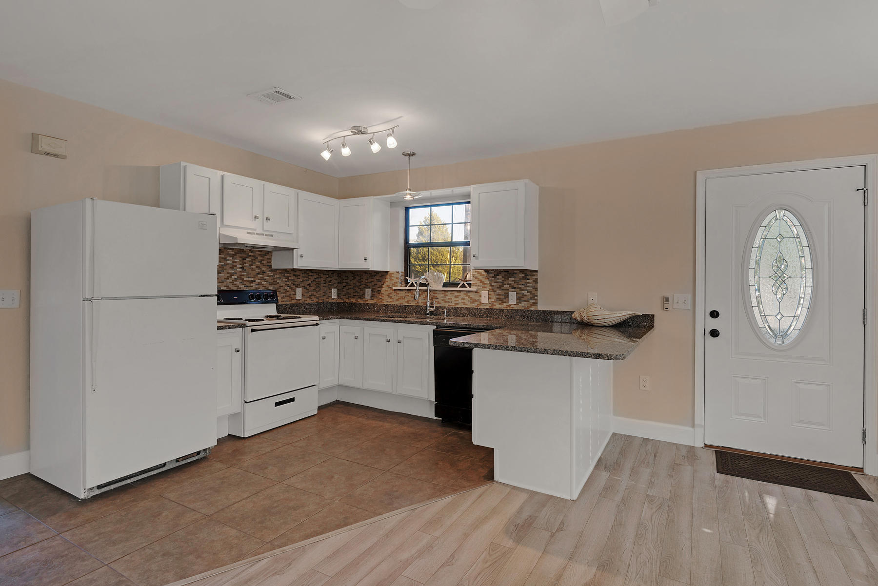 NO RECORDED SUBDIVISION - Residential