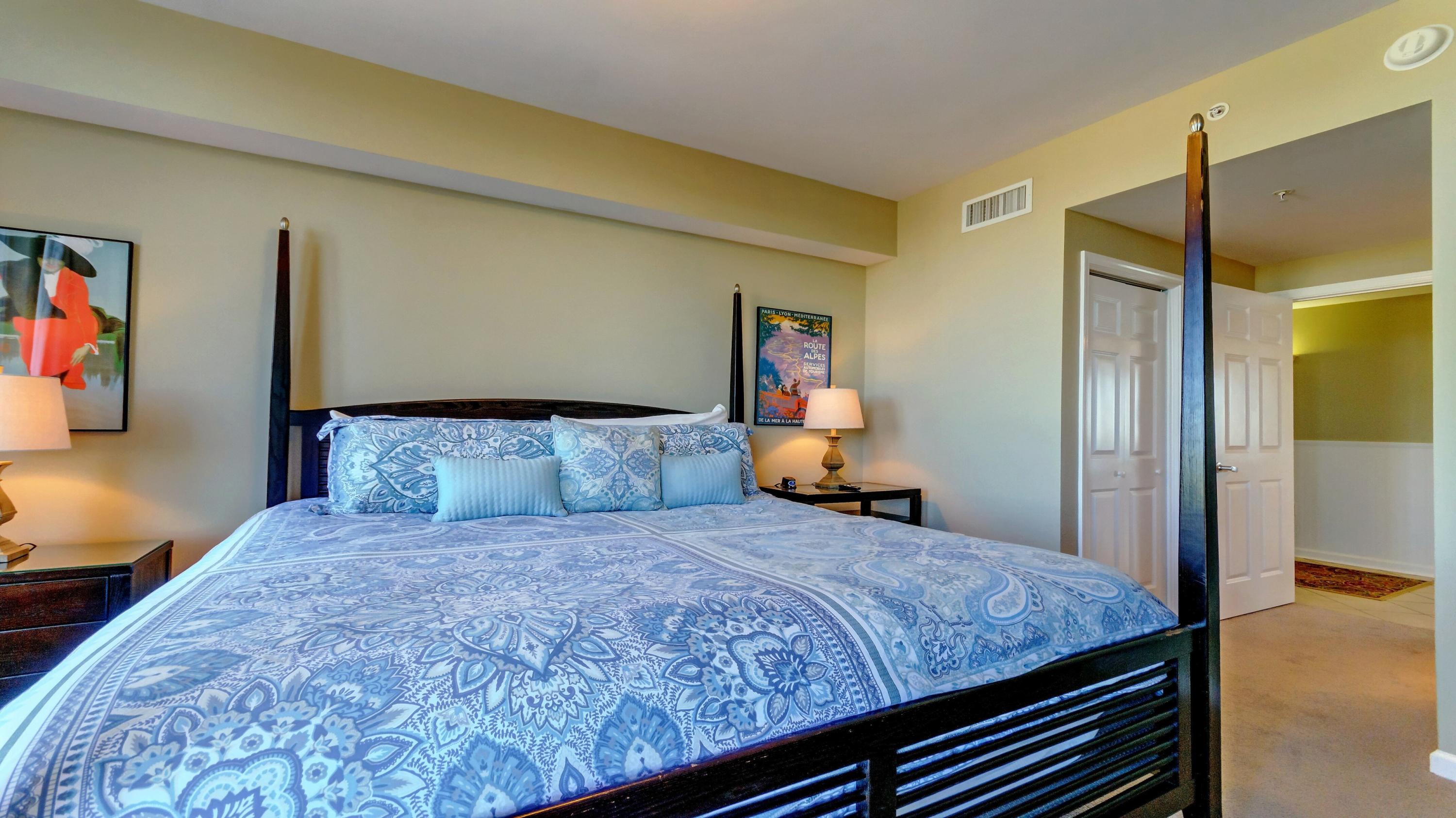 SILVER BEACH TOWERS - Residential