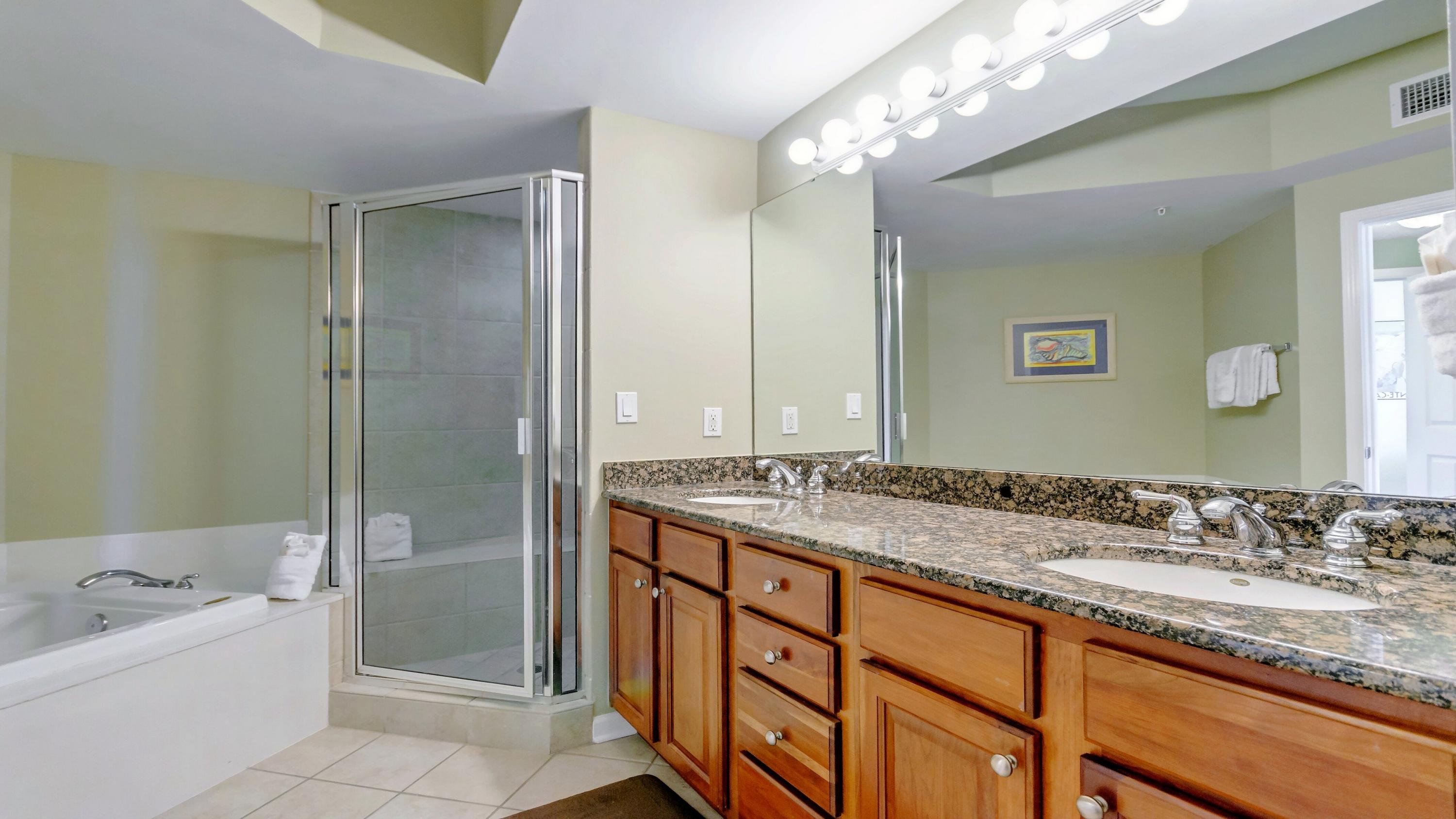 SILVER BEACH TOWERS - Residential