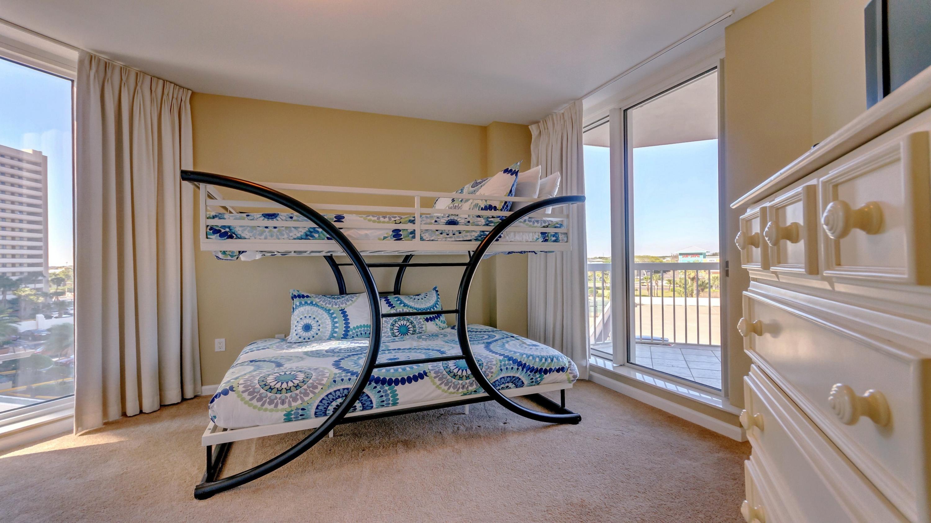 SILVER BEACH TOWERS - Residential