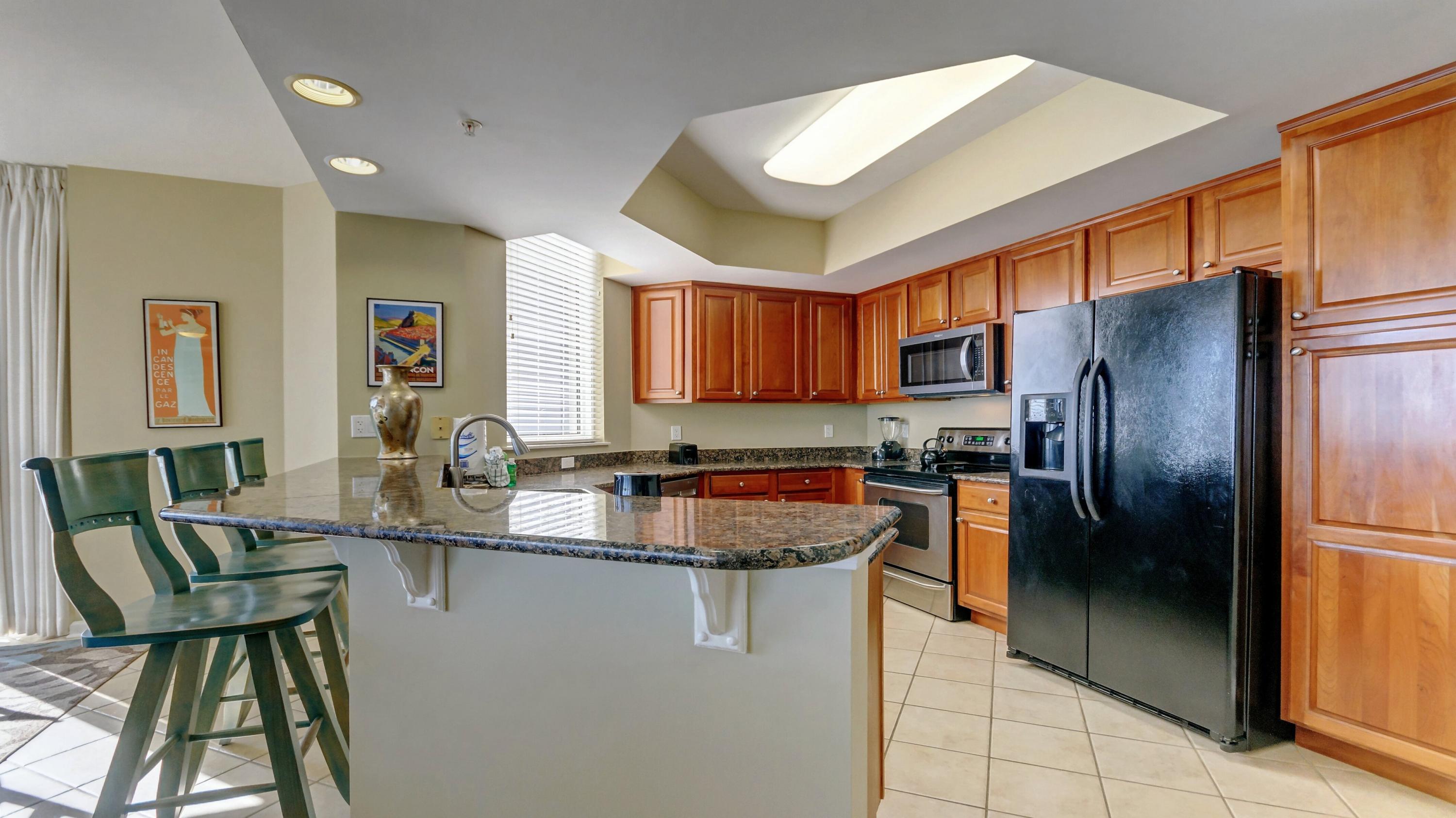 SILVER BEACH TOWERS - Residential