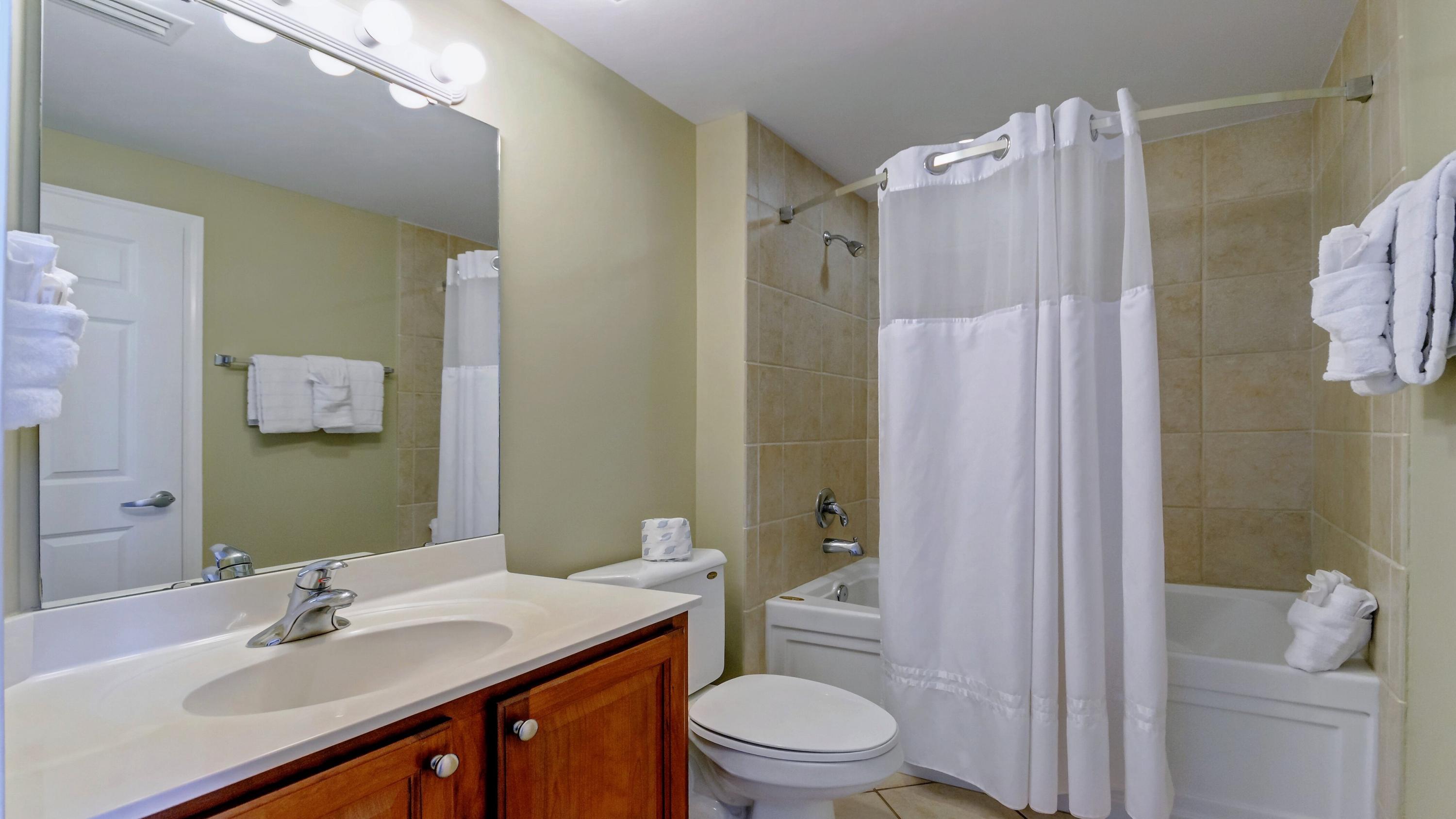 SILVER BEACH TOWERS - Residential