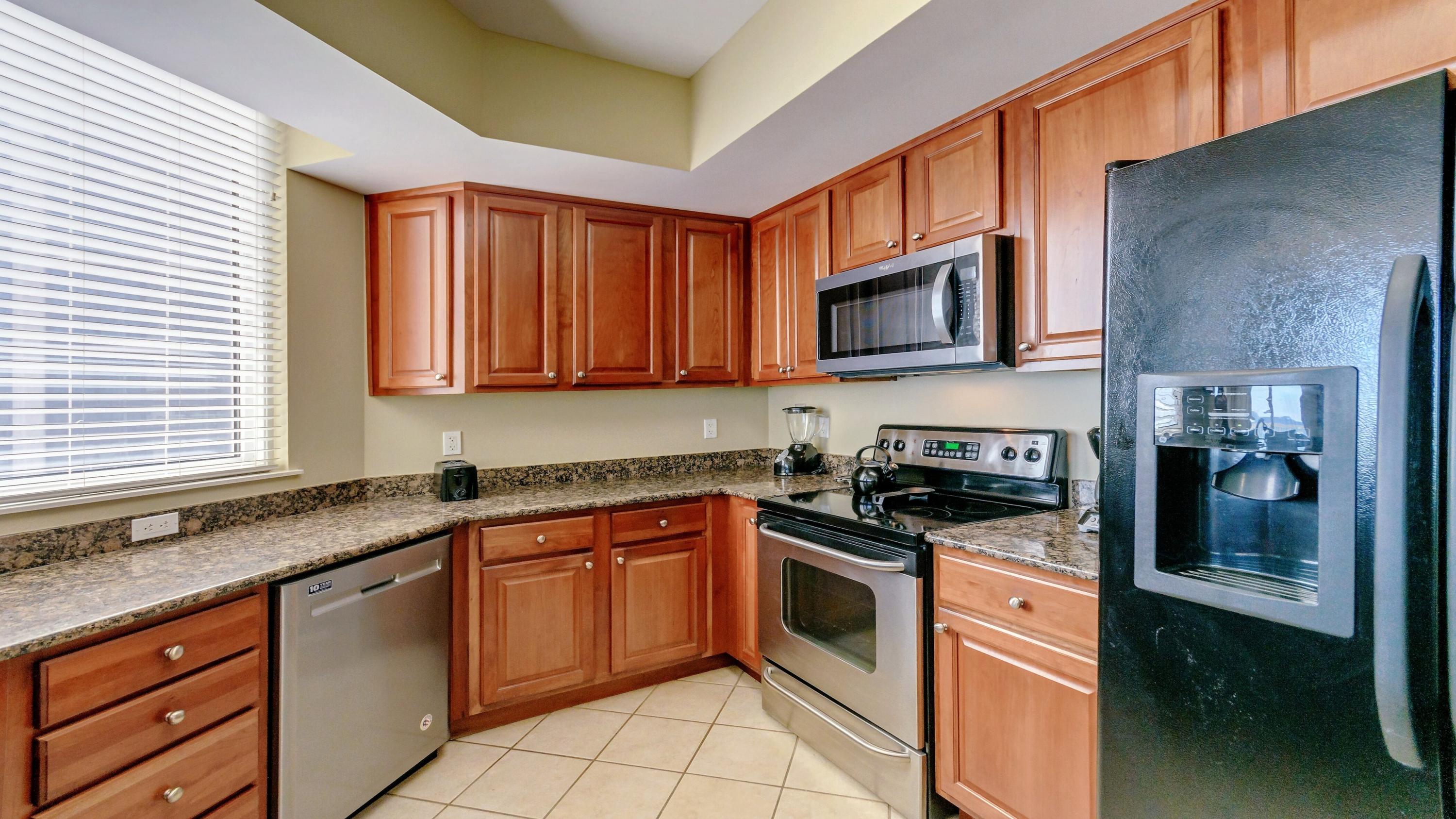 SILVER BEACH TOWERS - Residential