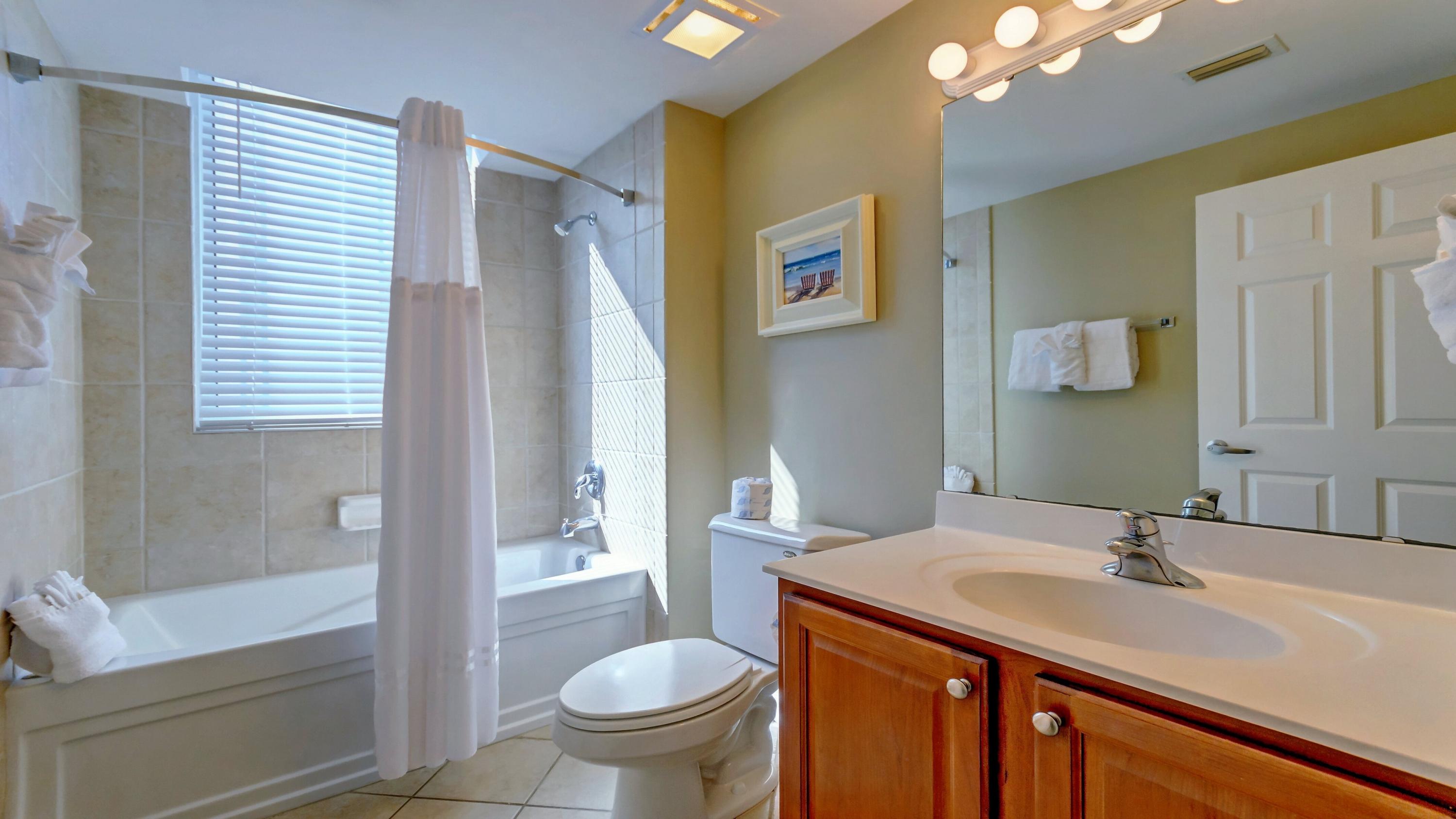 SILVER BEACH TOWERS - Residential