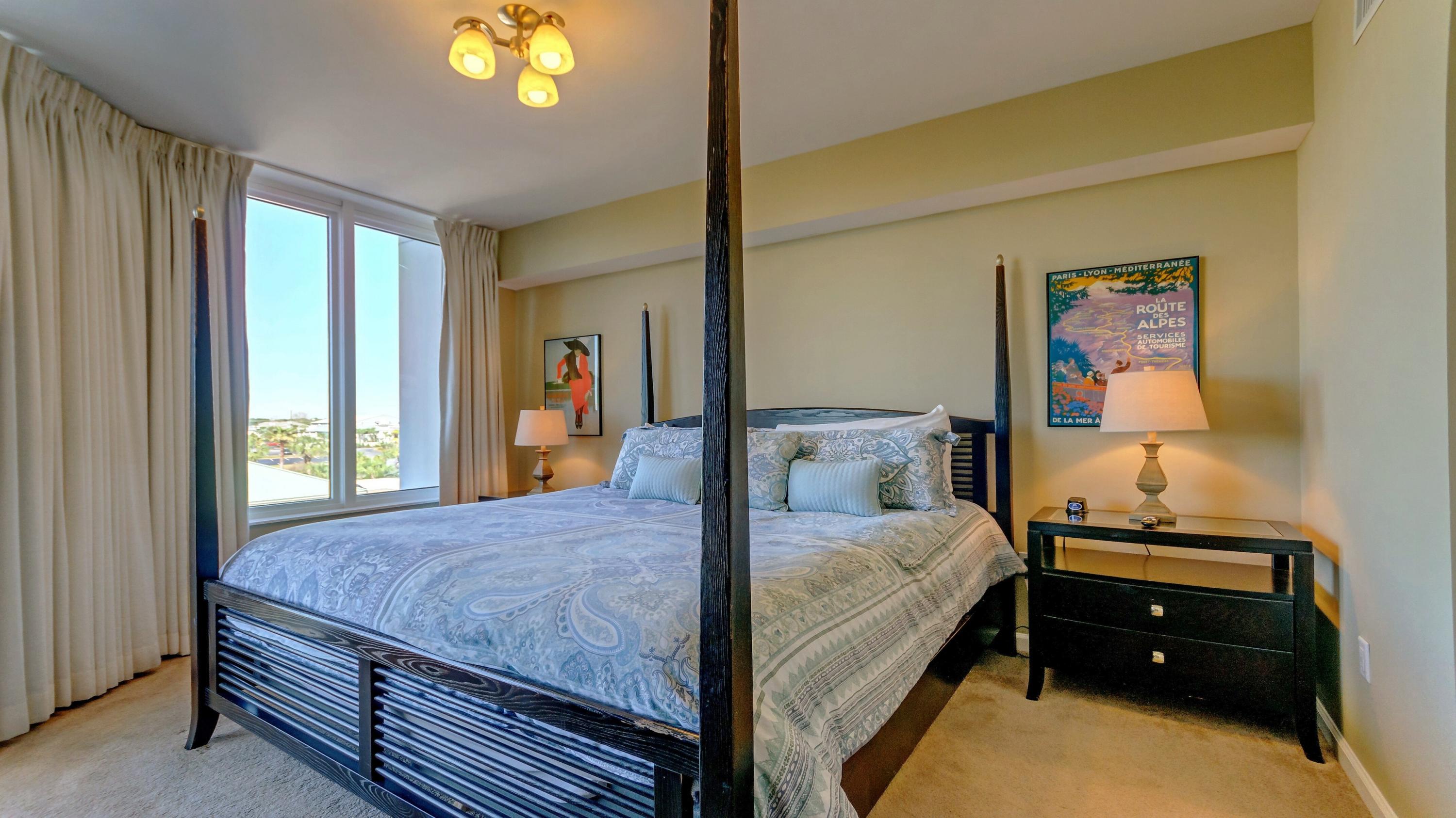 SILVER BEACH TOWERS - Residential