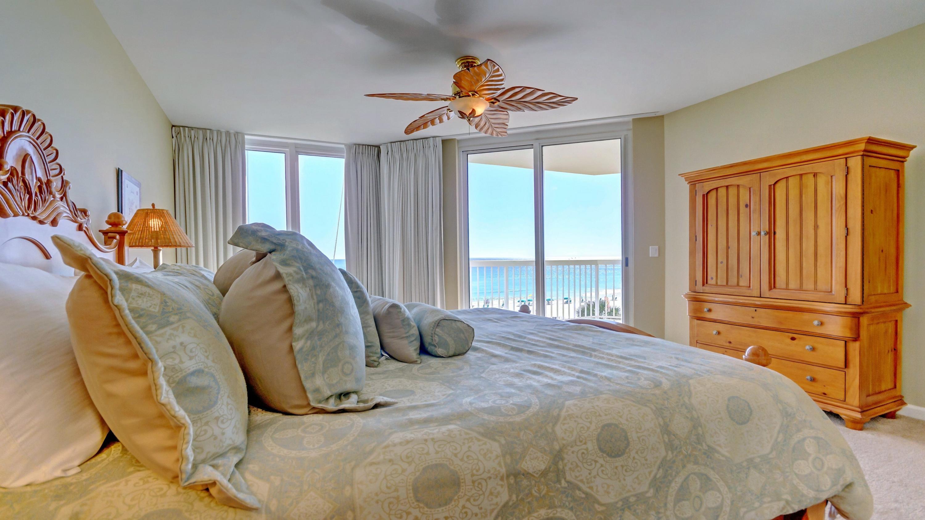 SILVER BEACH TOWERS - Residential