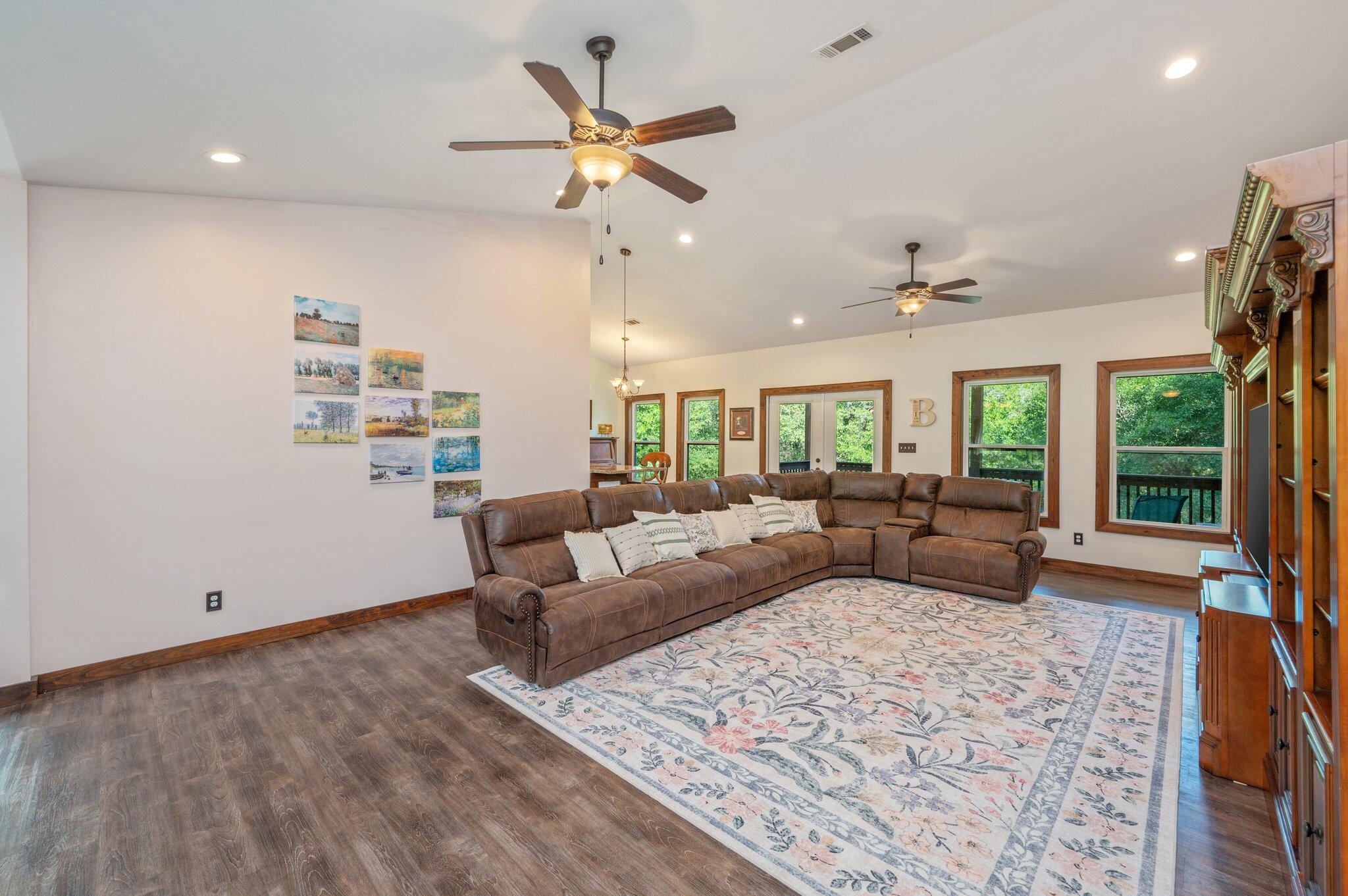 HIDDEN SPRINGS - Residential