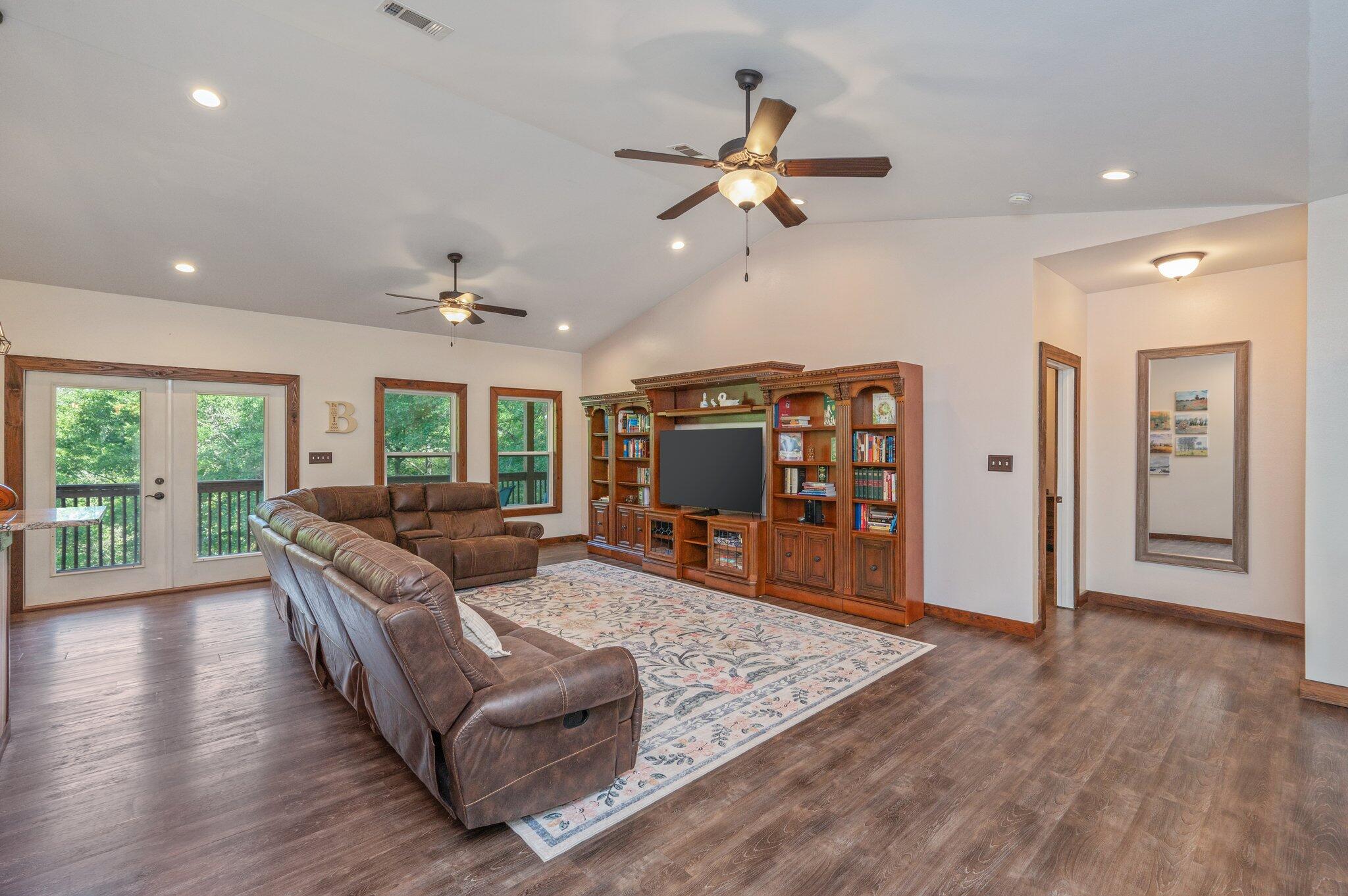 HIDDEN SPRINGS - Residential