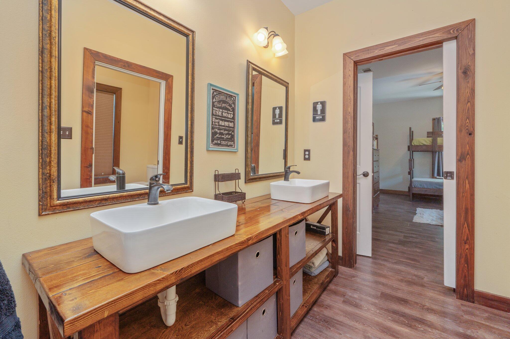 HIDDEN SPRINGS - Residential