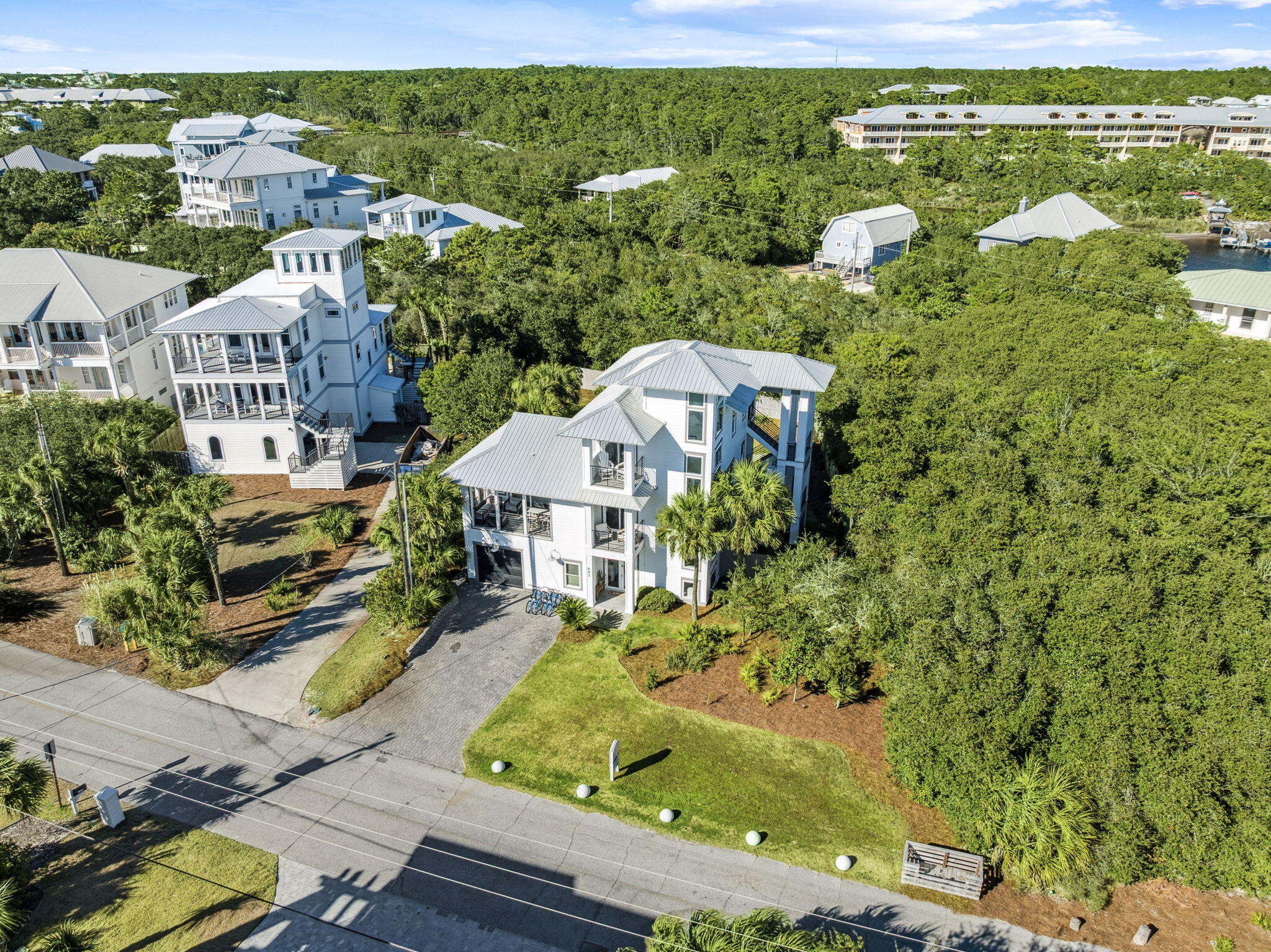 BLUE MOUNTAIN BEACH - Residential