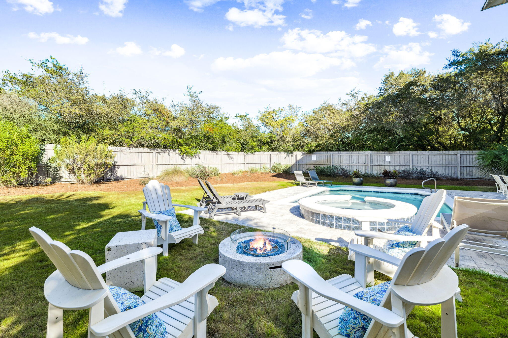 BLUE MOUNTAIN BEACH - Residential