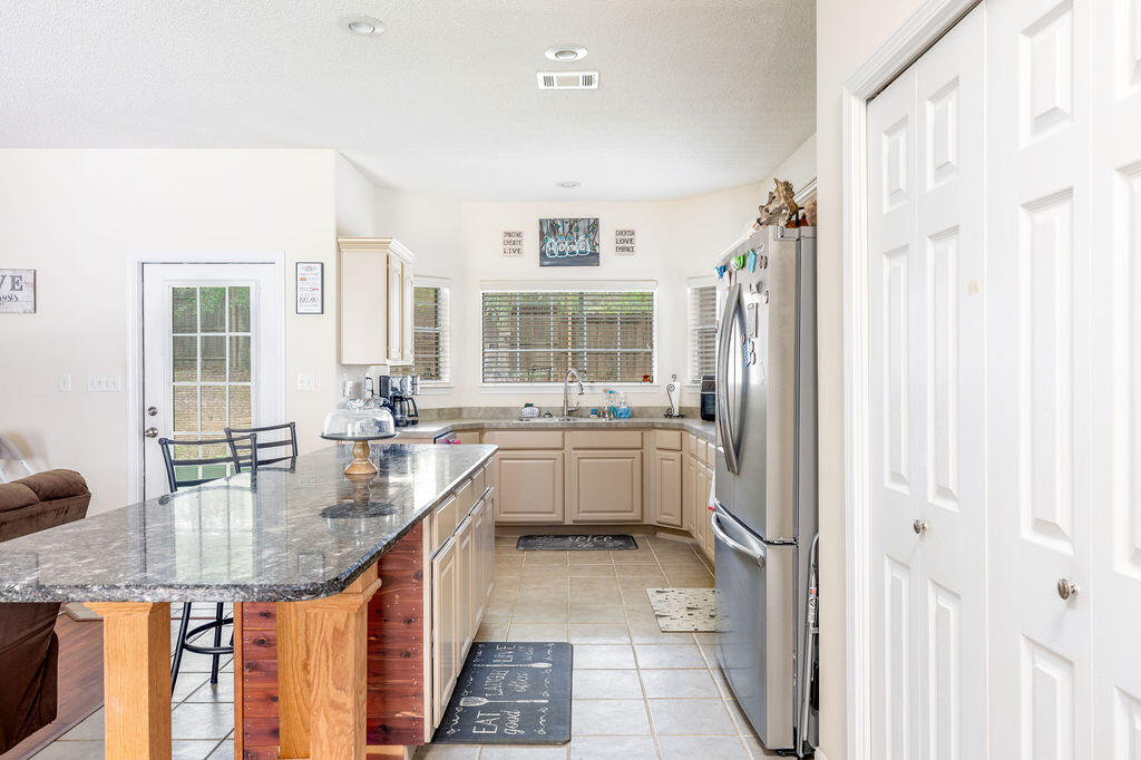COUNTRY CLUB ESTATES 1 OF CRESTVIEW - Residential