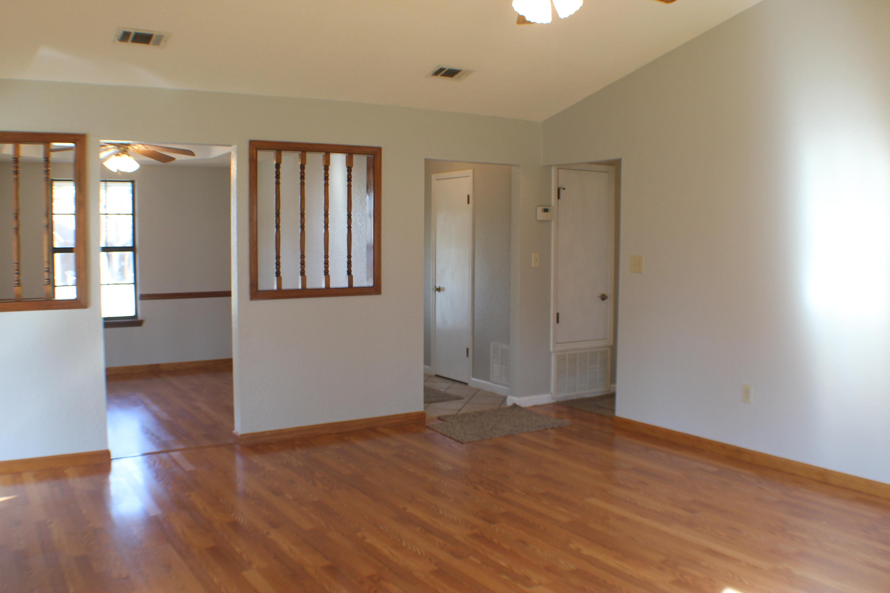 COUNTRYVIEW ESTATES 1ST ADDN - Residential Lease