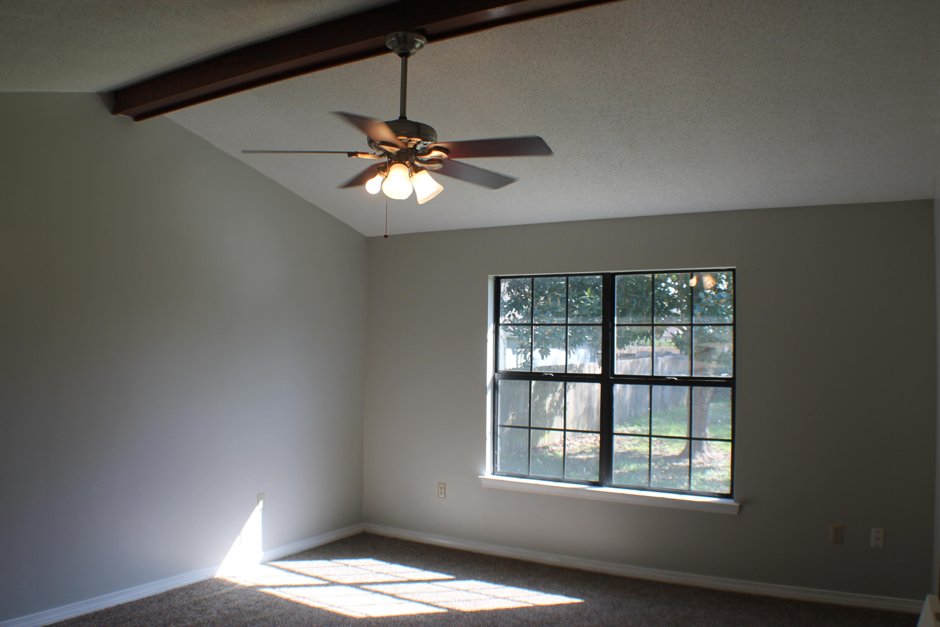 COUNTRYVIEW ESTATES 1ST ADDN - Residential Lease