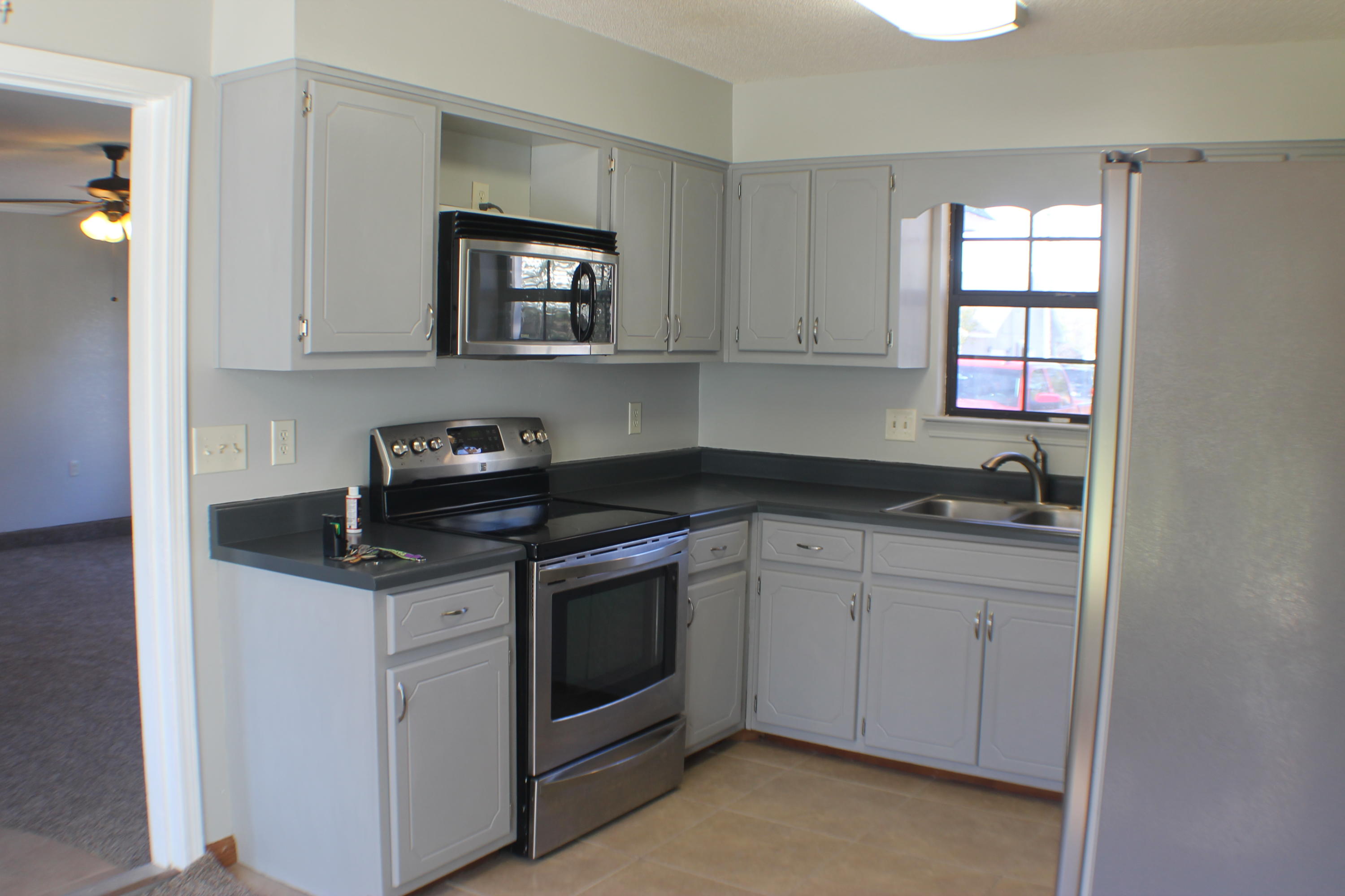 COUNTRYVIEW ESTATES 1ST ADDN - Residential Lease