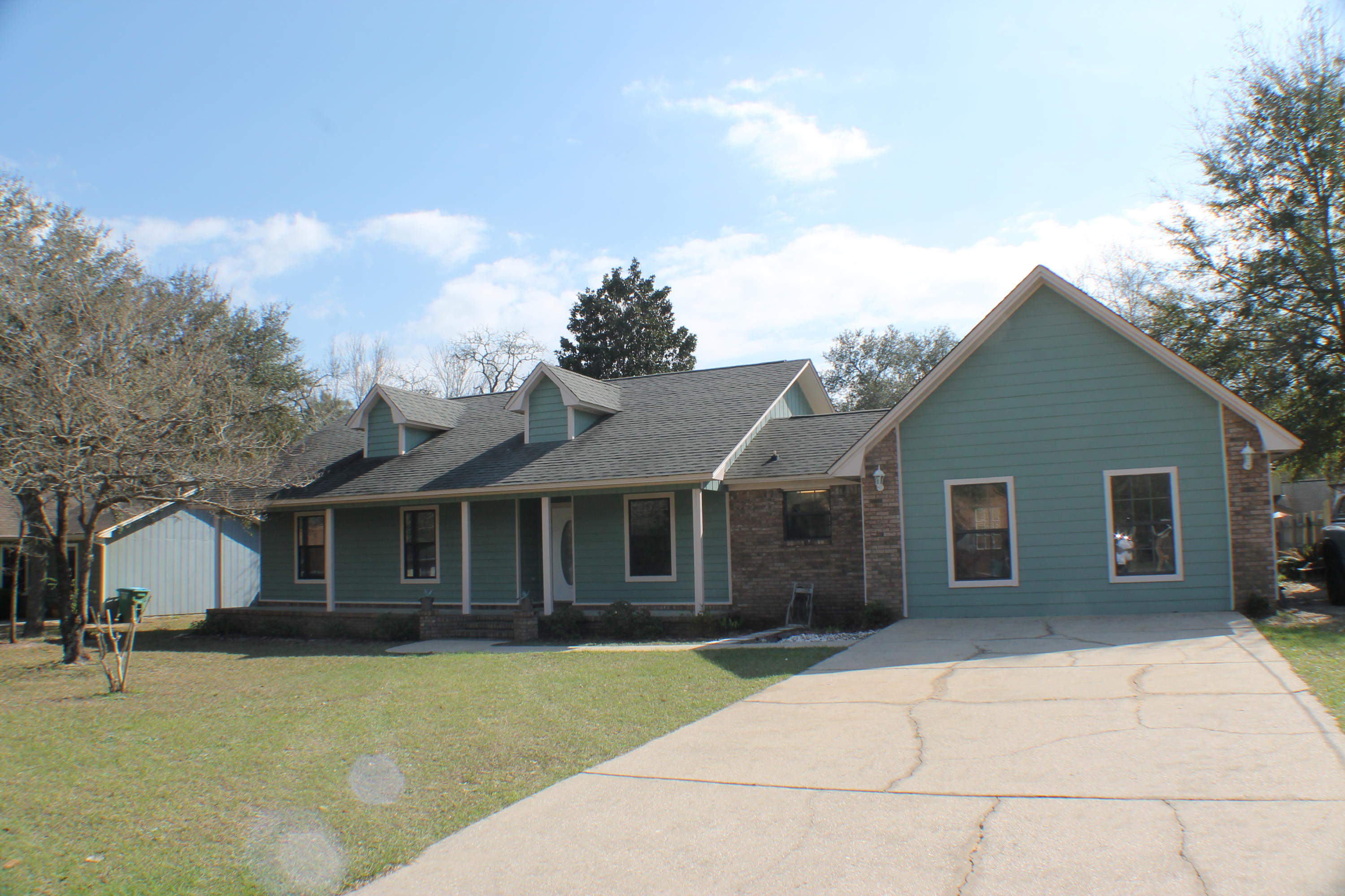 COUNTRYVIEW ESTATES 1ST ADDN - Residential Lease