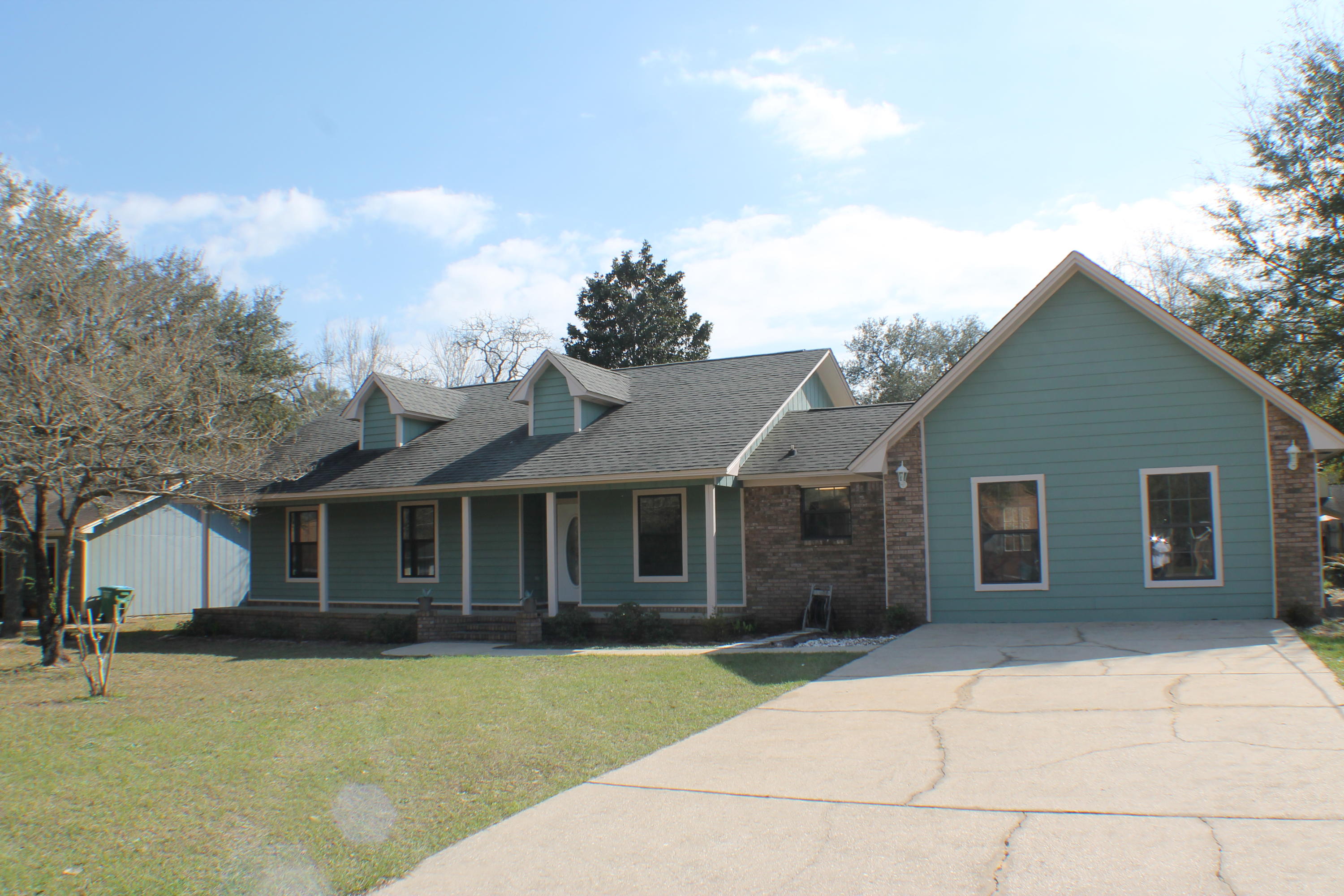 COUNTRYVIEW ESTATES 1ST ADDN - Residential Lease