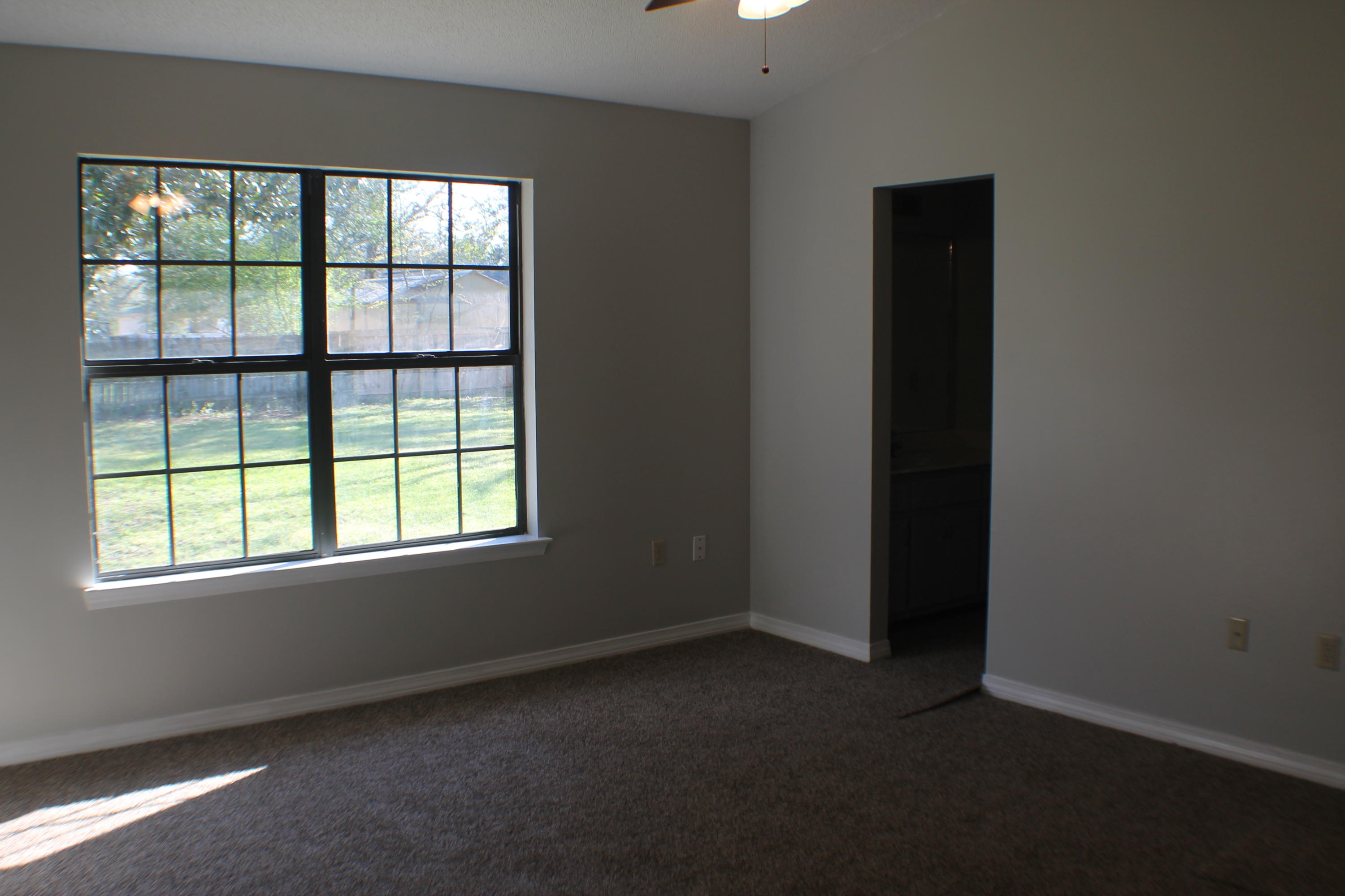 COUNTRYVIEW ESTATES 1ST ADDN - Residential Lease