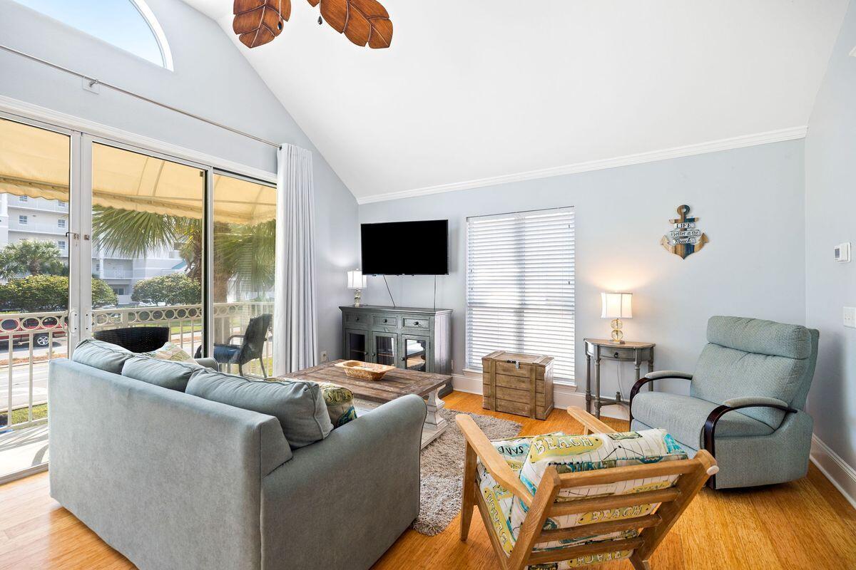 NANTUCKET COTTAGES - Residential