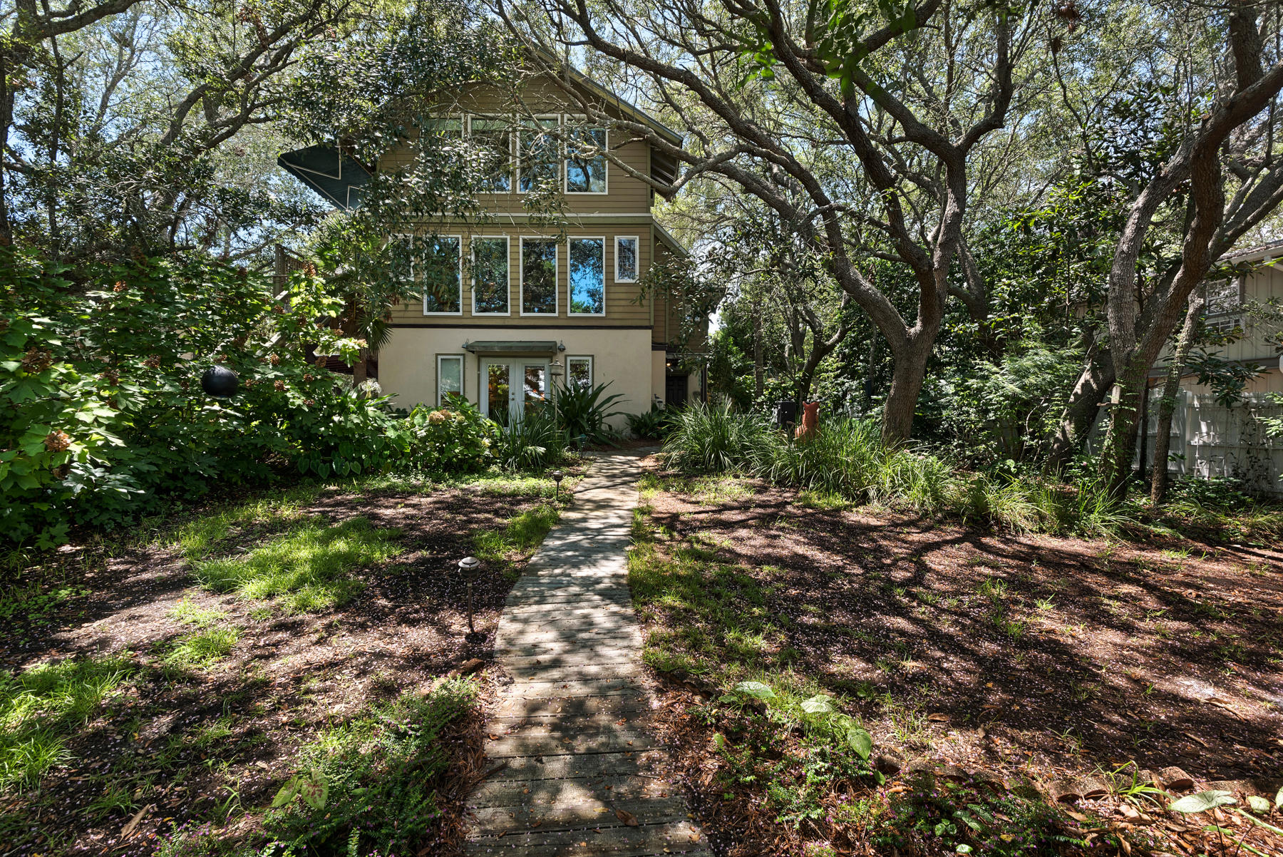 EASTERN LAKE S/D - Residential