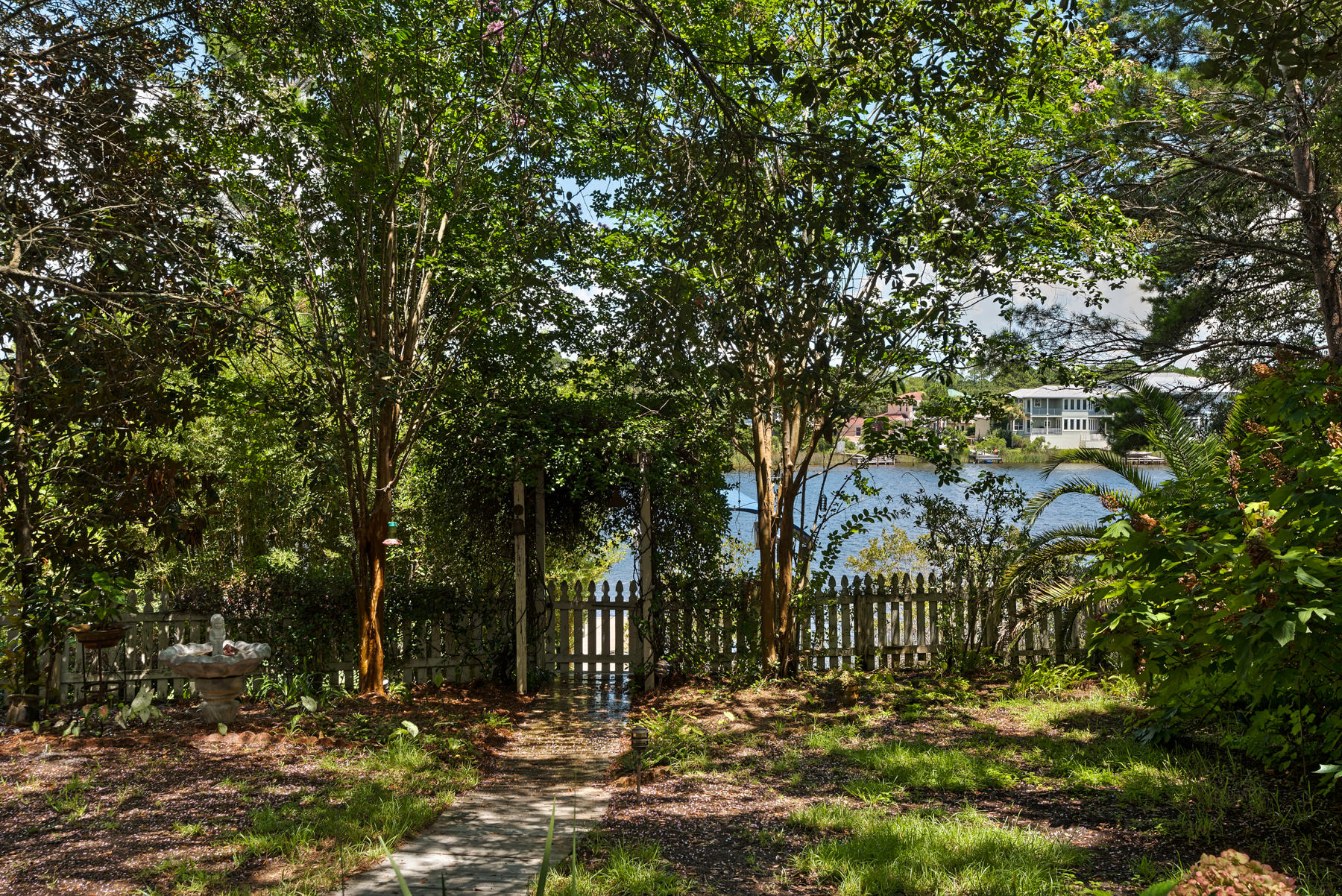 EASTERN LAKE S/D - Residential