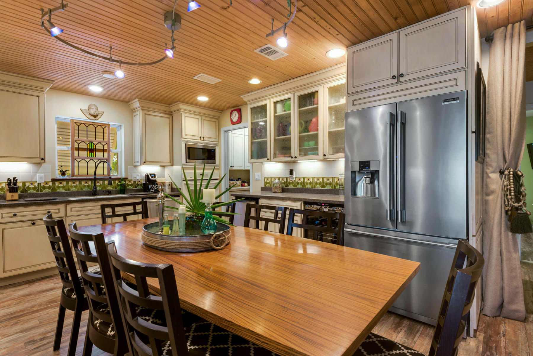 EASTERN LAKE S/D - Residential