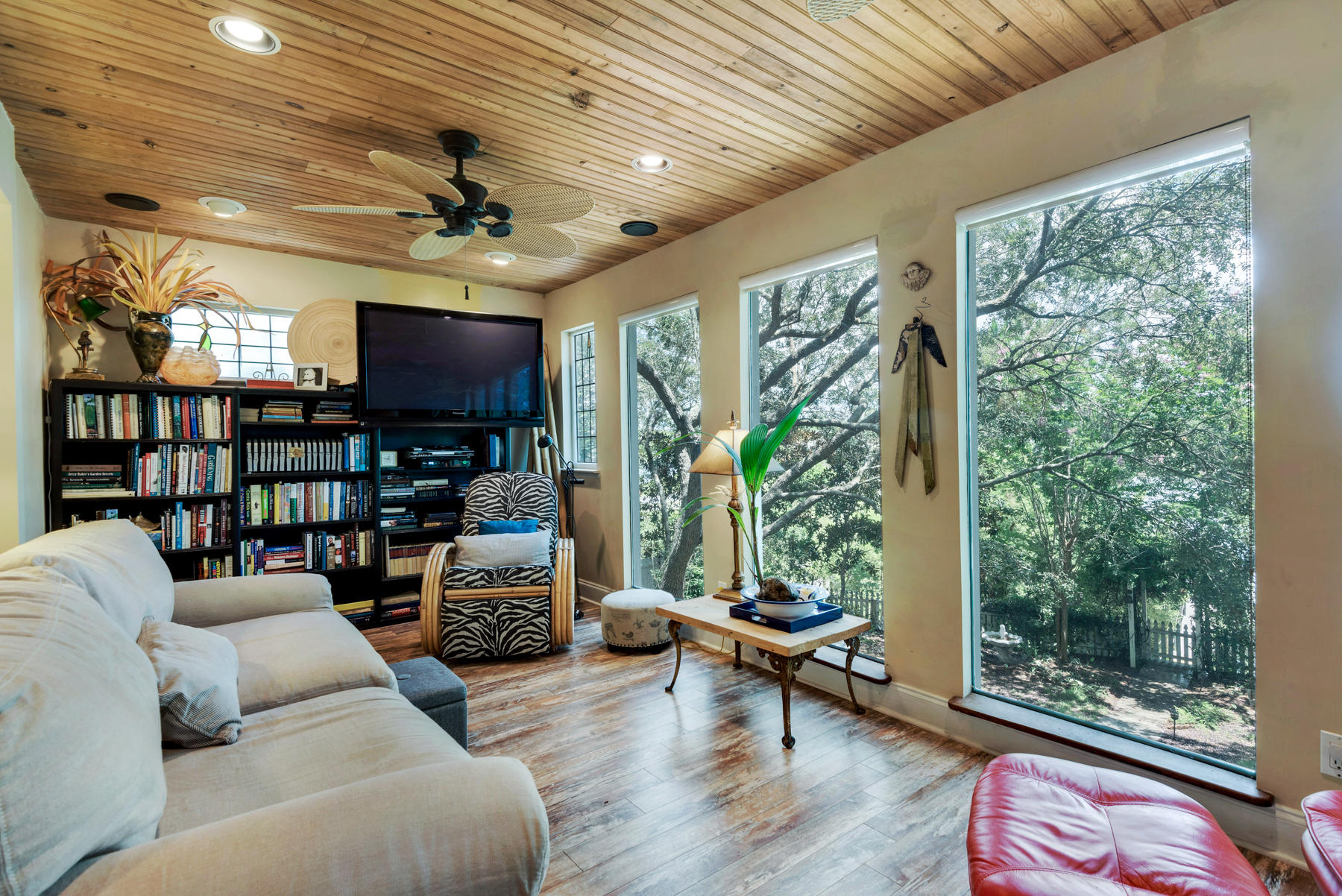 EASTERN LAKE S/D - Residential