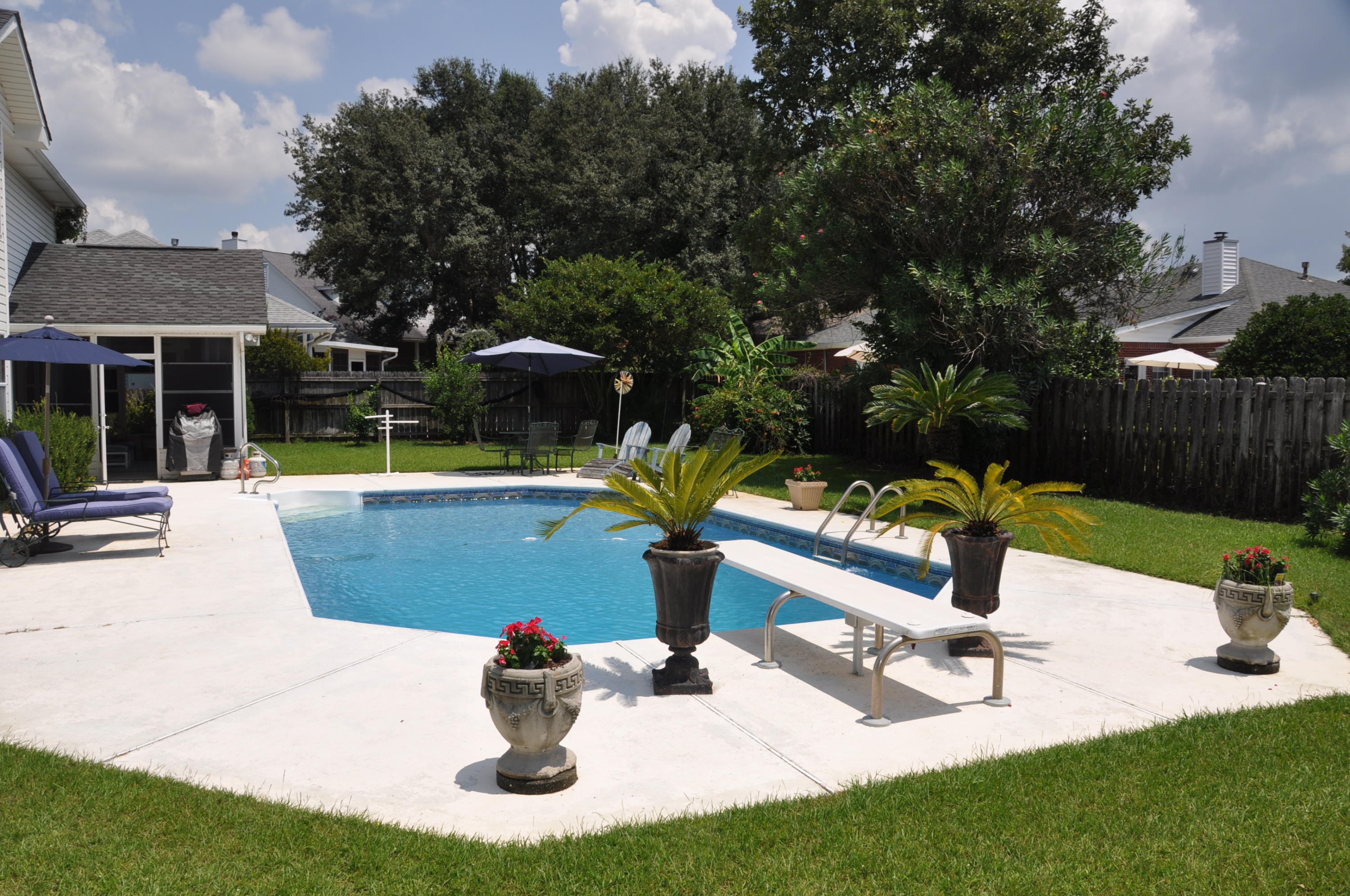 LAKE POINTE at lake Lorraine/Shalimar - Residential