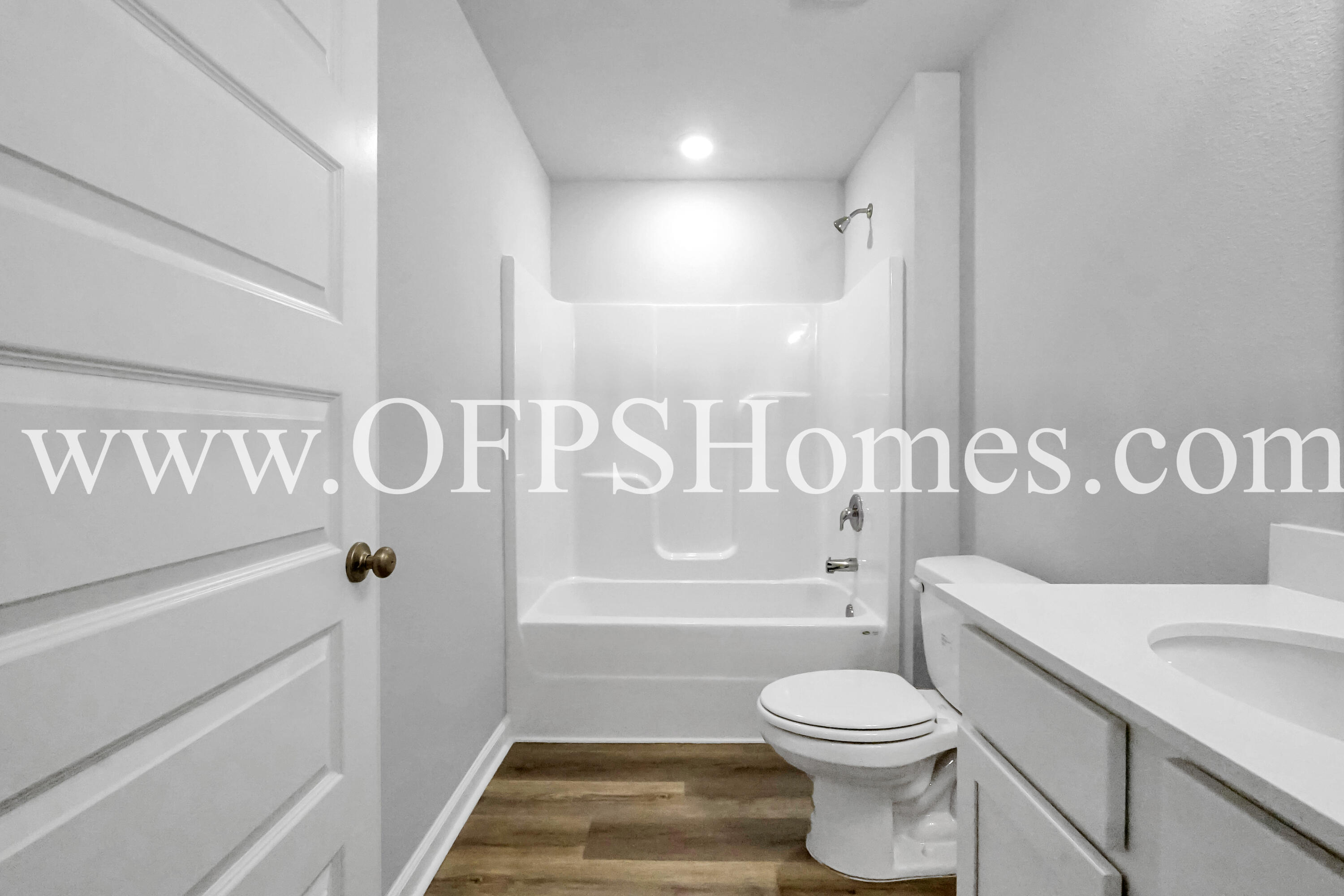 SILVER LAKE VILLAGE - Residential Lease