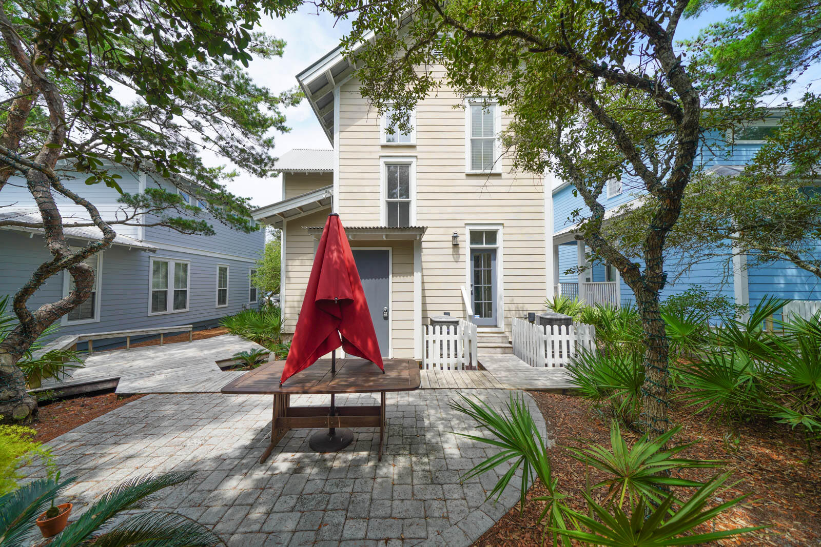 SUMMER'S EDGE - Residential