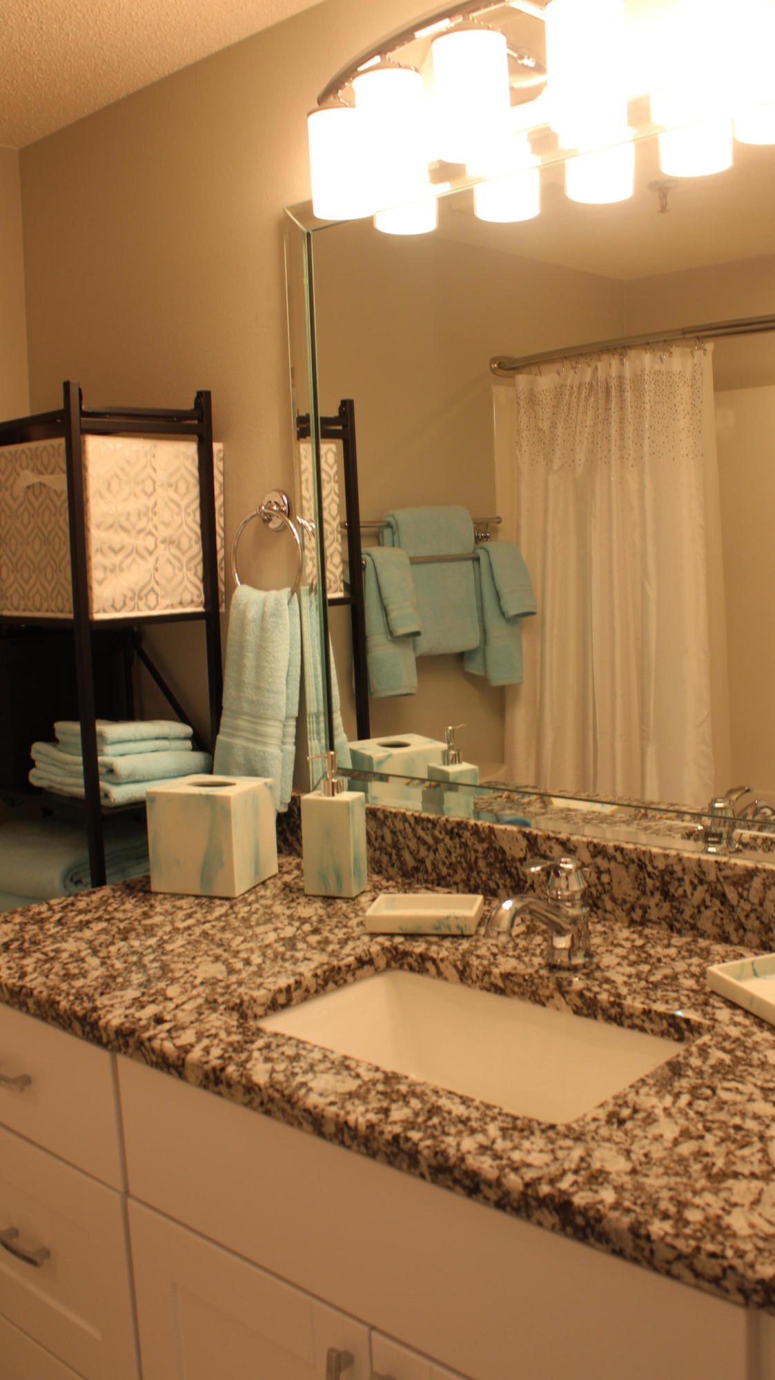 PIRATES BAY PH 1 - Residential