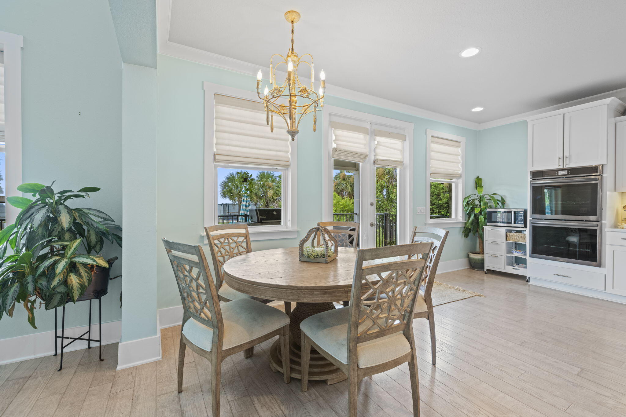 WHISPER BAY - Residential