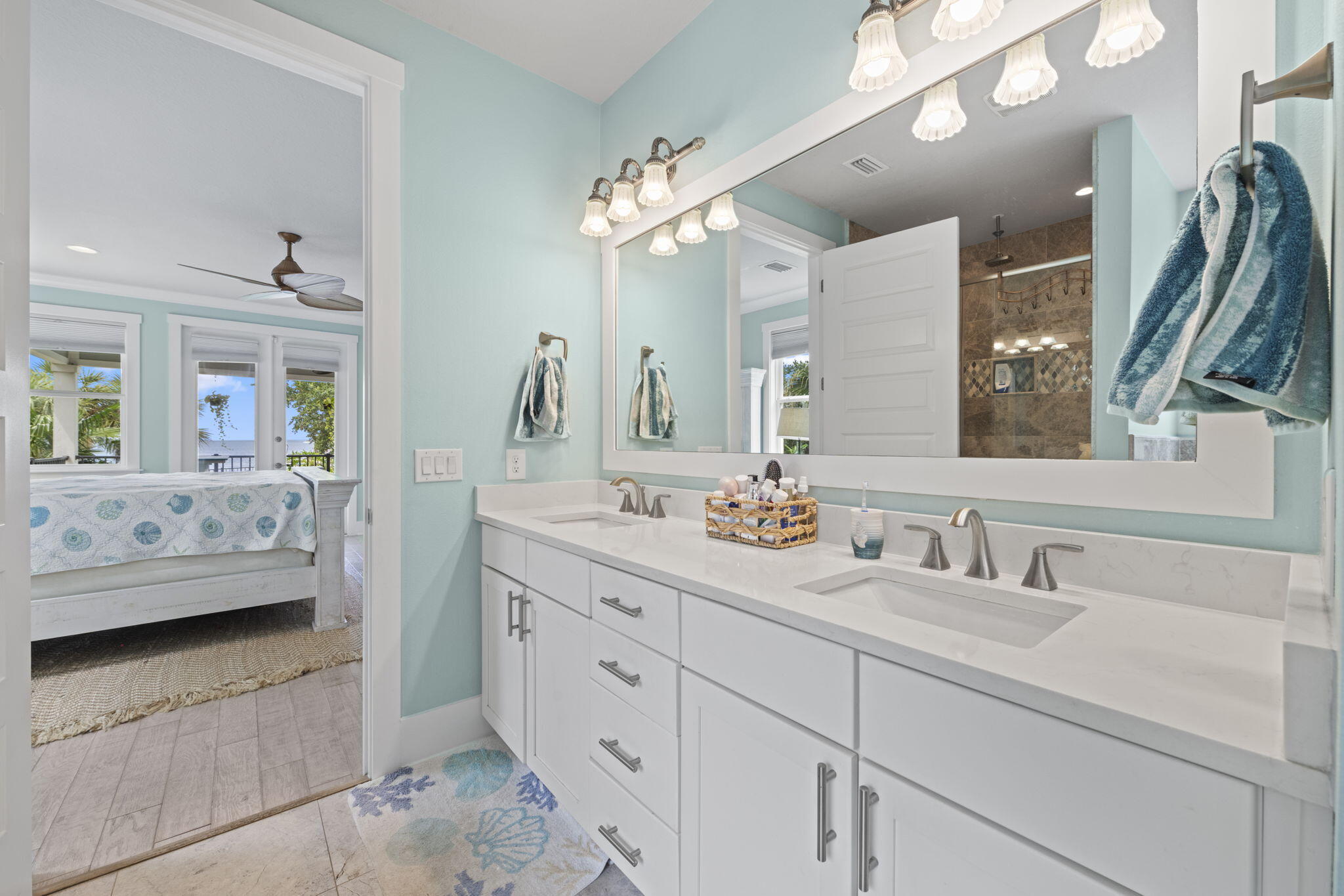 WHISPER BAY - Residential