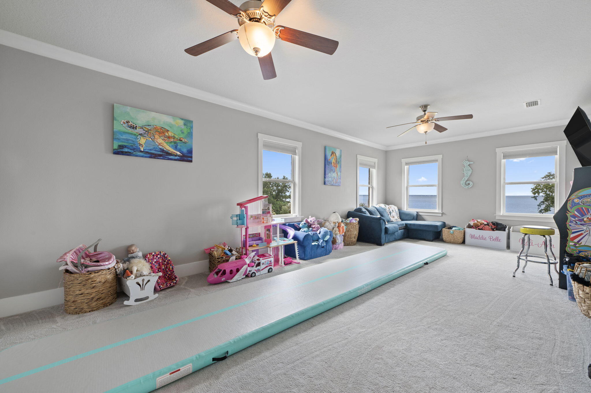 WHISPER BAY - Residential